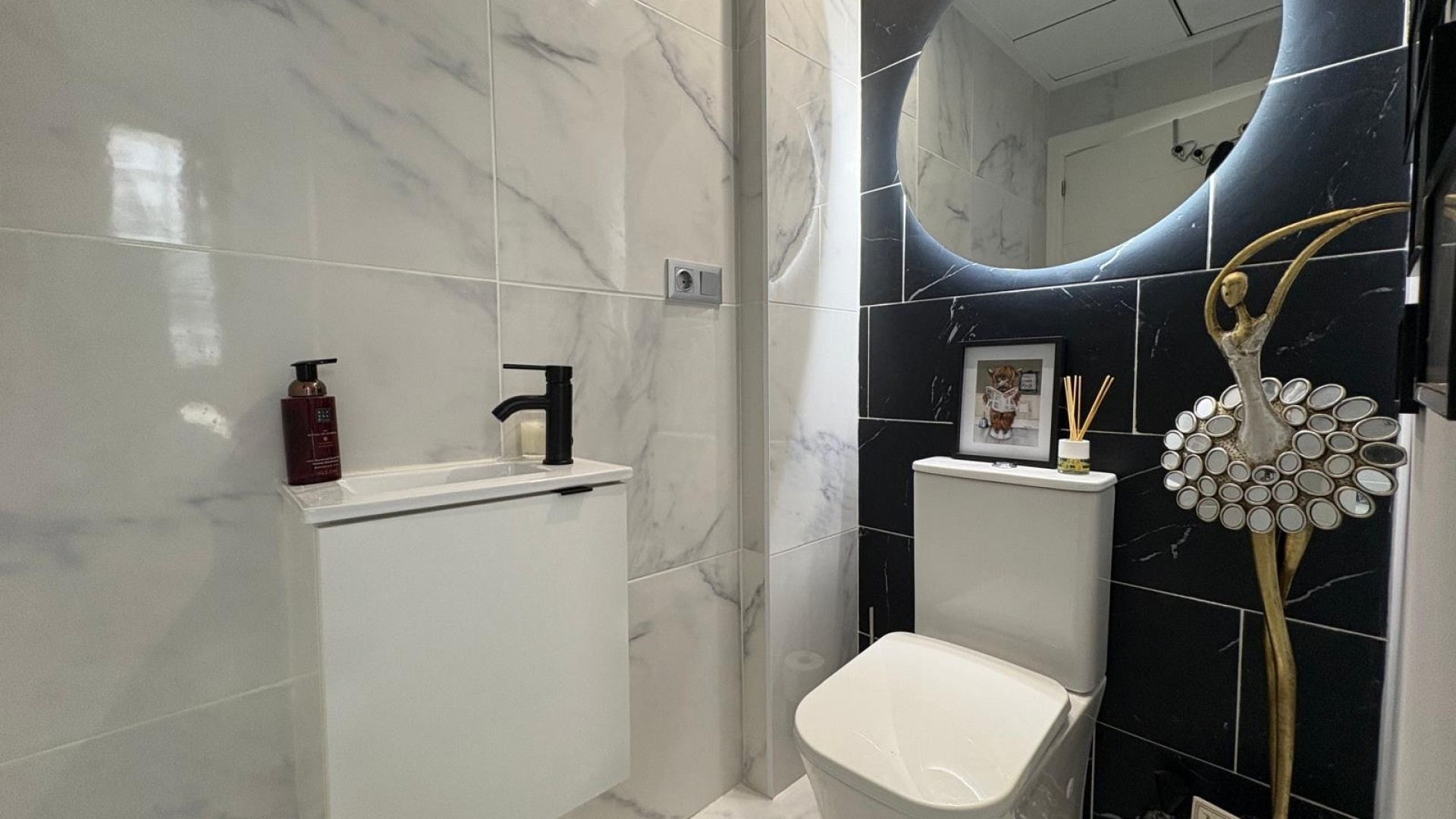 Resale - Freistehende Villa -
Orihuela Costa - Villamartín