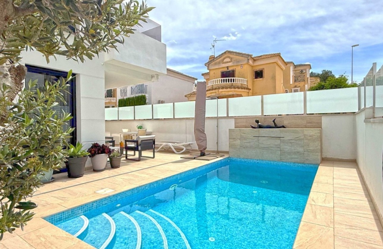 Resale - Freistehende Villa -
Orihuela Costa - Villamartín