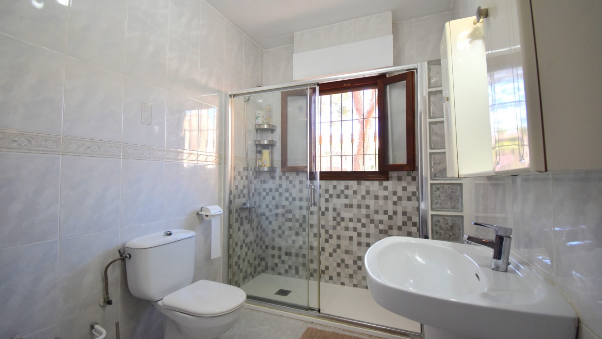 Resale - Freistehende Villa -
Orihuela Costa - Villamartin