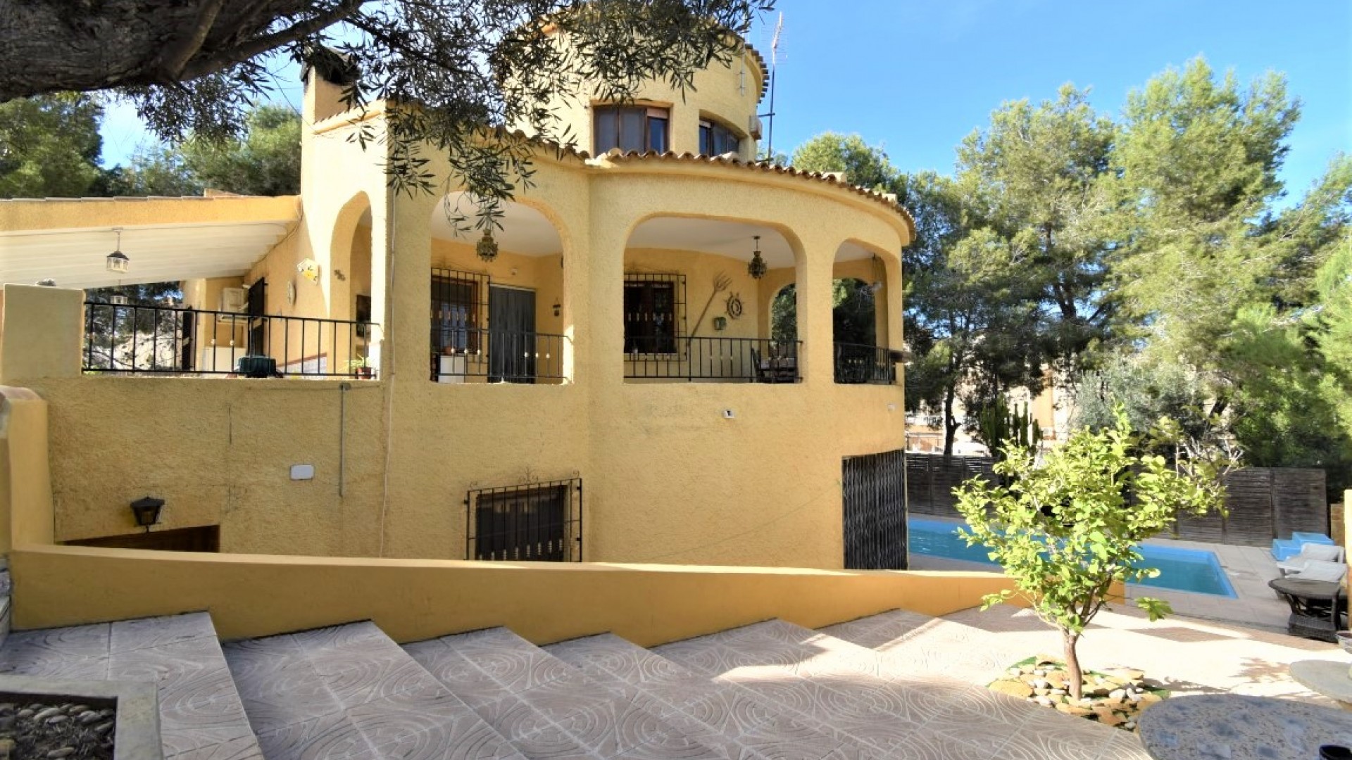 Resale - Freistehende Villa -
Orihuela Costa - Villamartin