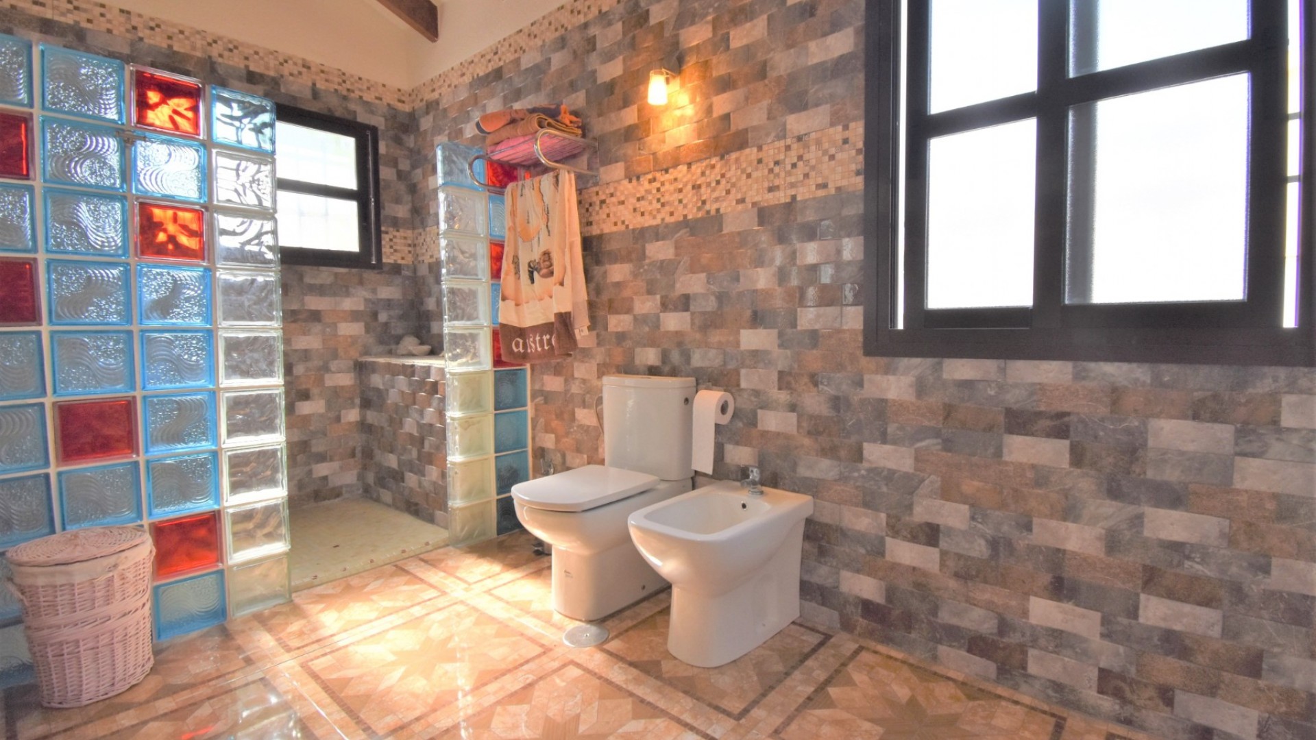 Resale - Freistehende Villa -
Orihuela Costa - Villamartin