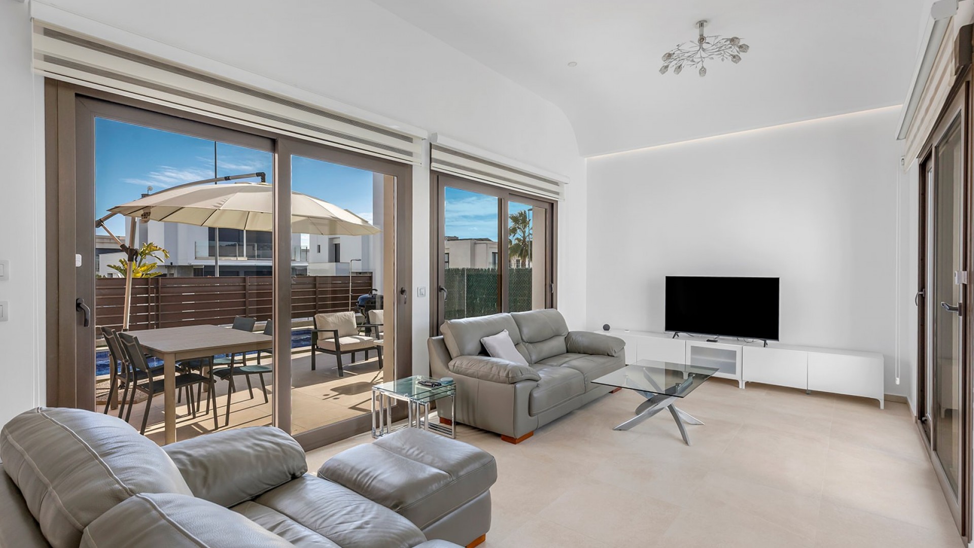 Resale - Freistehende Villa -
Orihuela Costa - Vistabella Golf