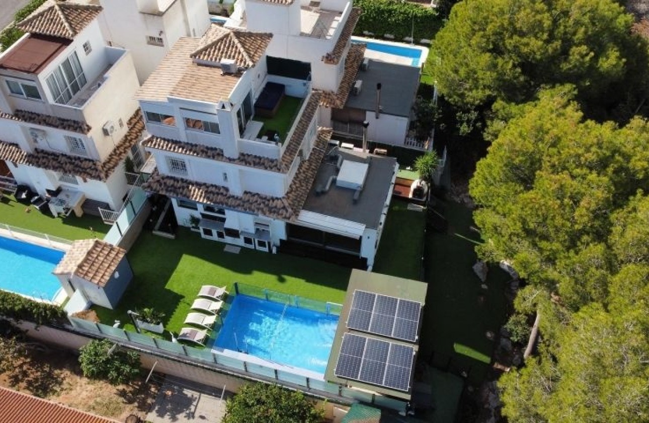 Resale - Freistehende Villa -
Orihuela Costa