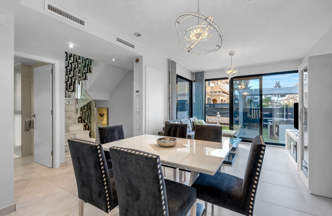 Resale - Freistehende Villa -
Orihuela Costa