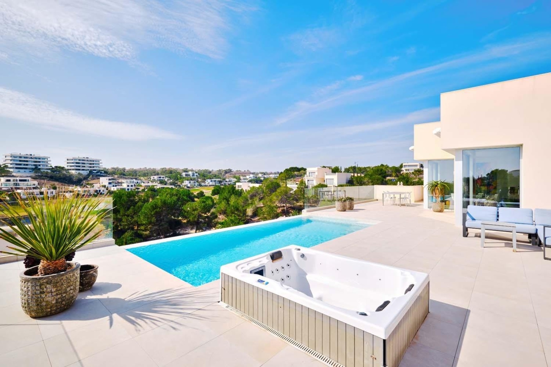 Resale - Freistehende Villa -
Orihuela - Las Colinas Golf