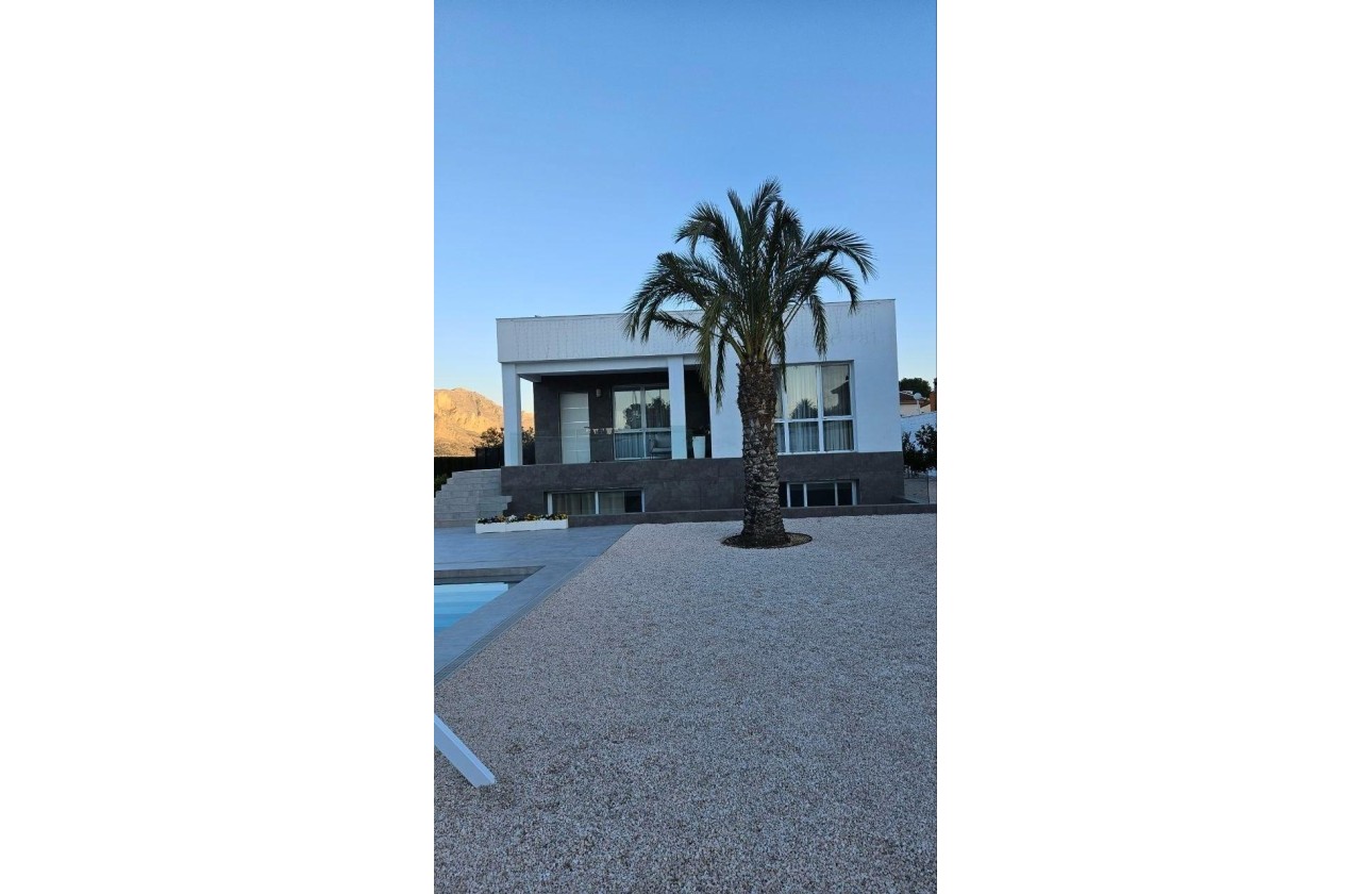 Resale - Freistehende Villa -
Orihuela - Urb. Montepinar