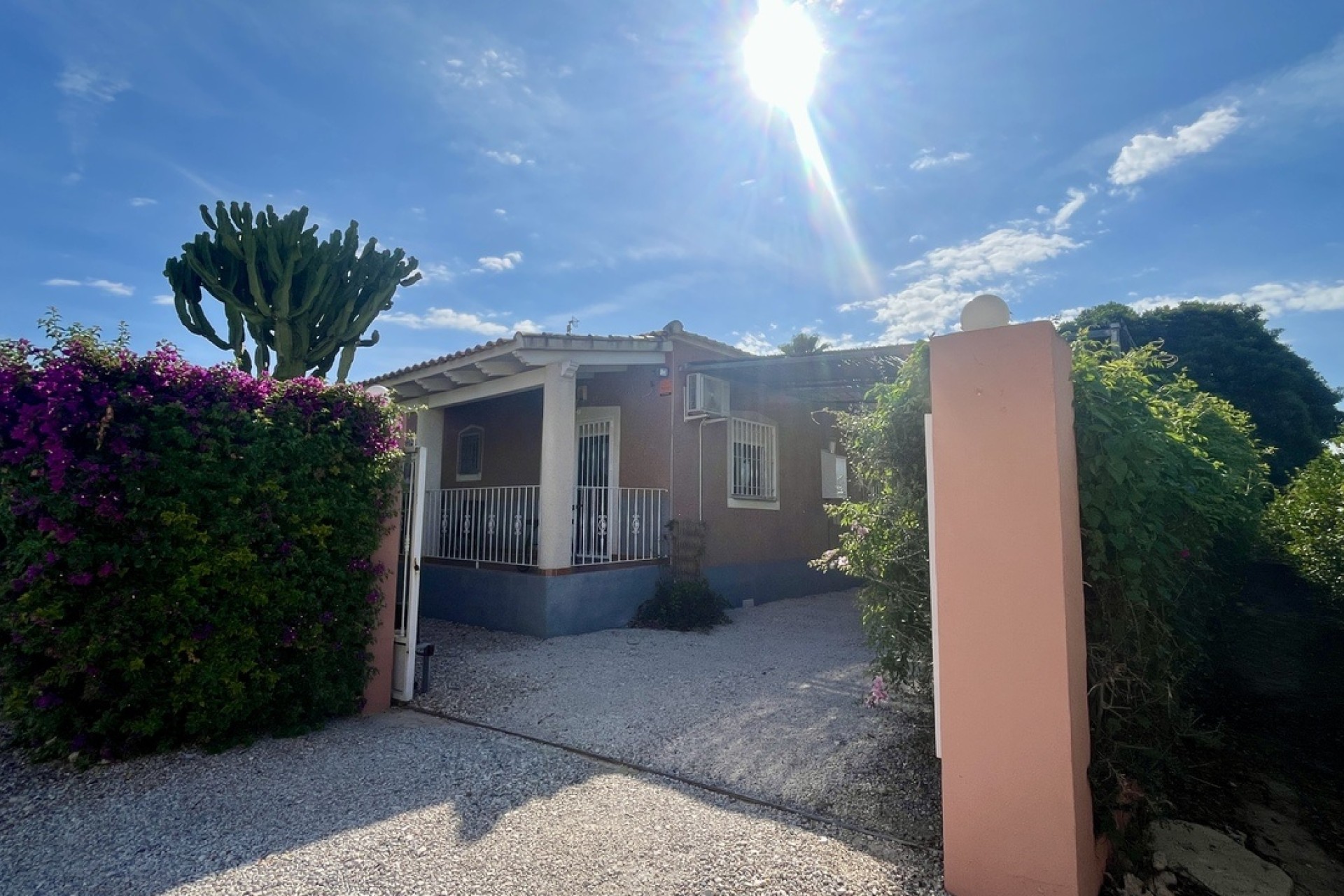 Resale - Freistehende Villa -
Orihuela