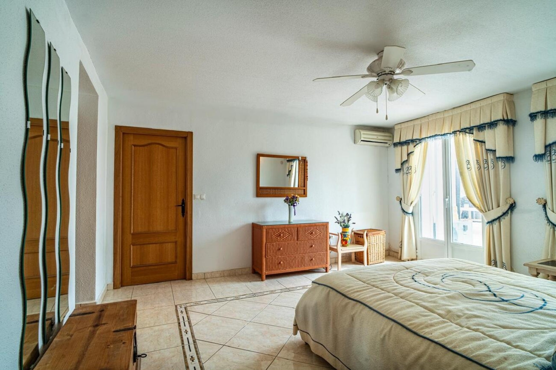 Resale - Freistehende Villa -
Orihuela