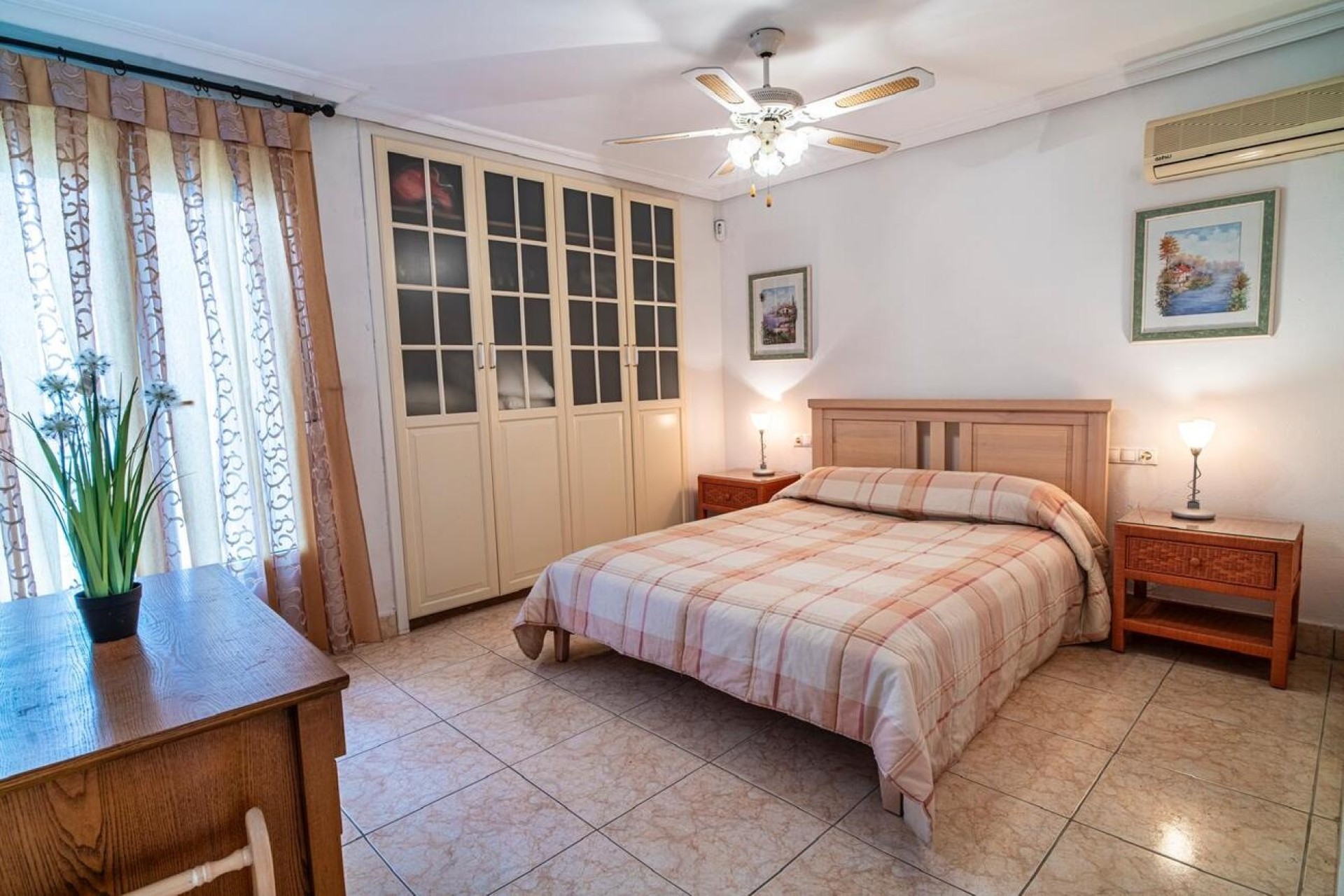 Resale - Freistehende Villa -
Orihuela