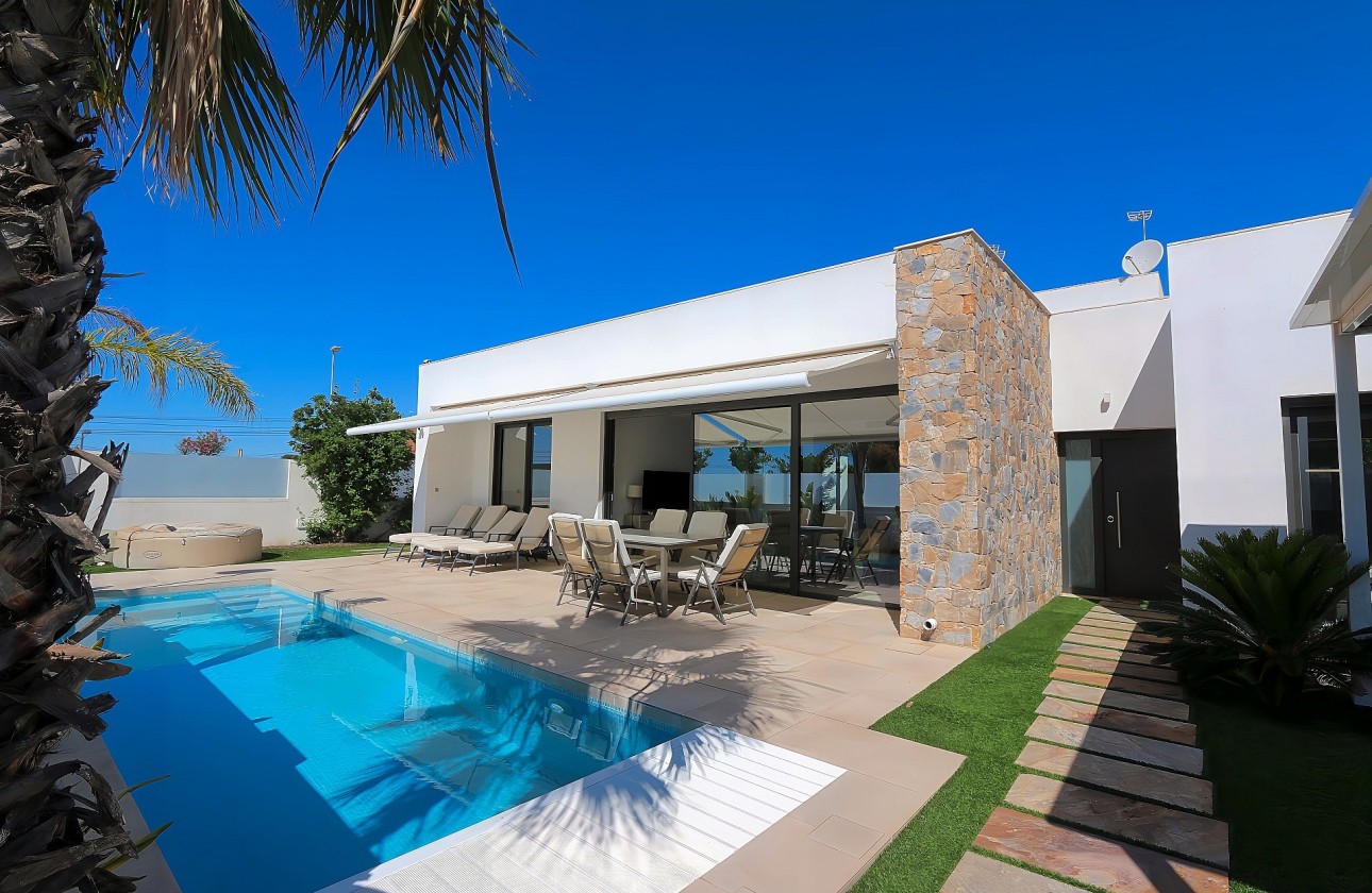 Resale - Freistehende Villa -
Pilar de la Horadada - Costa Blanca