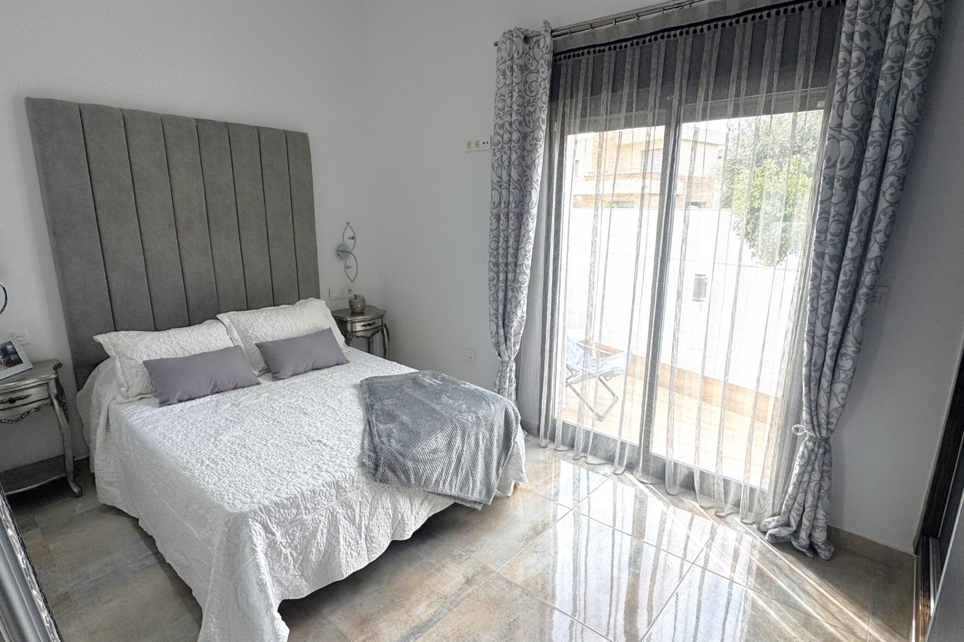 Resale - Freistehende Villa -
Pilar de la Horadada - Torre de la Horadada