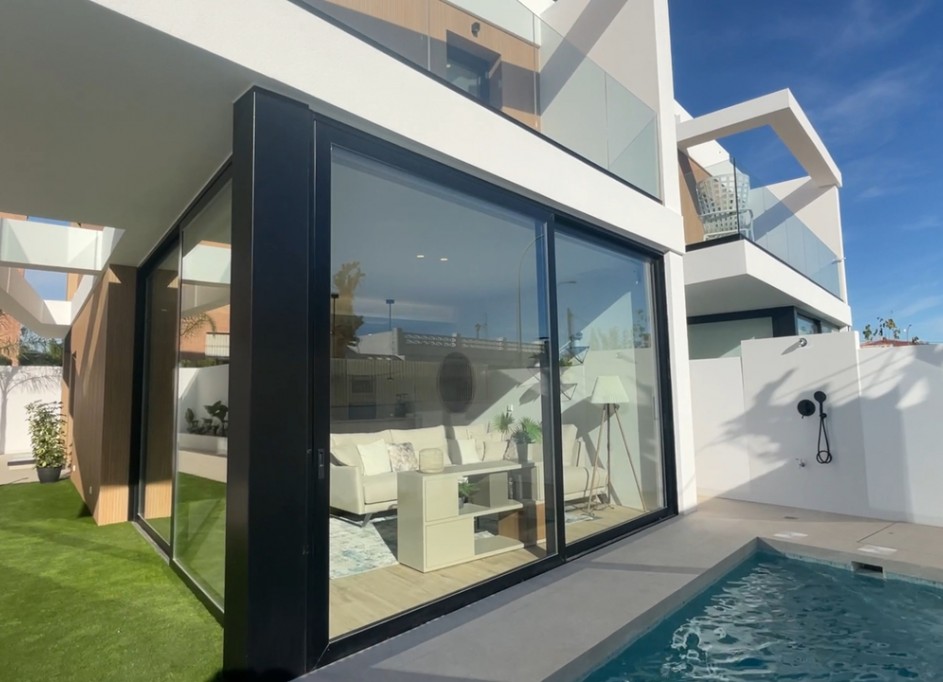 Resale - Freistehende Villa -
Pilar de la Horadada