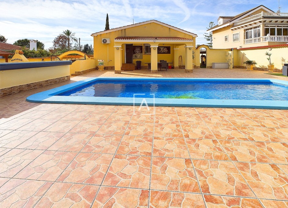 Resale - Freistehende Villa -
Pinar de Campoverde