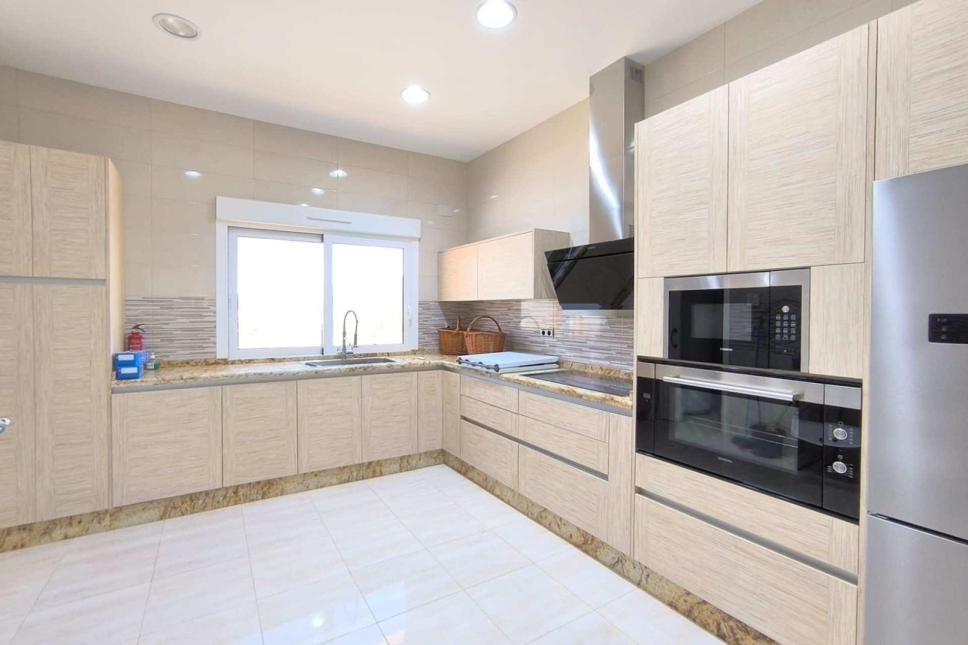 Resale - Freistehende Villa -
Pinoso - Inland
