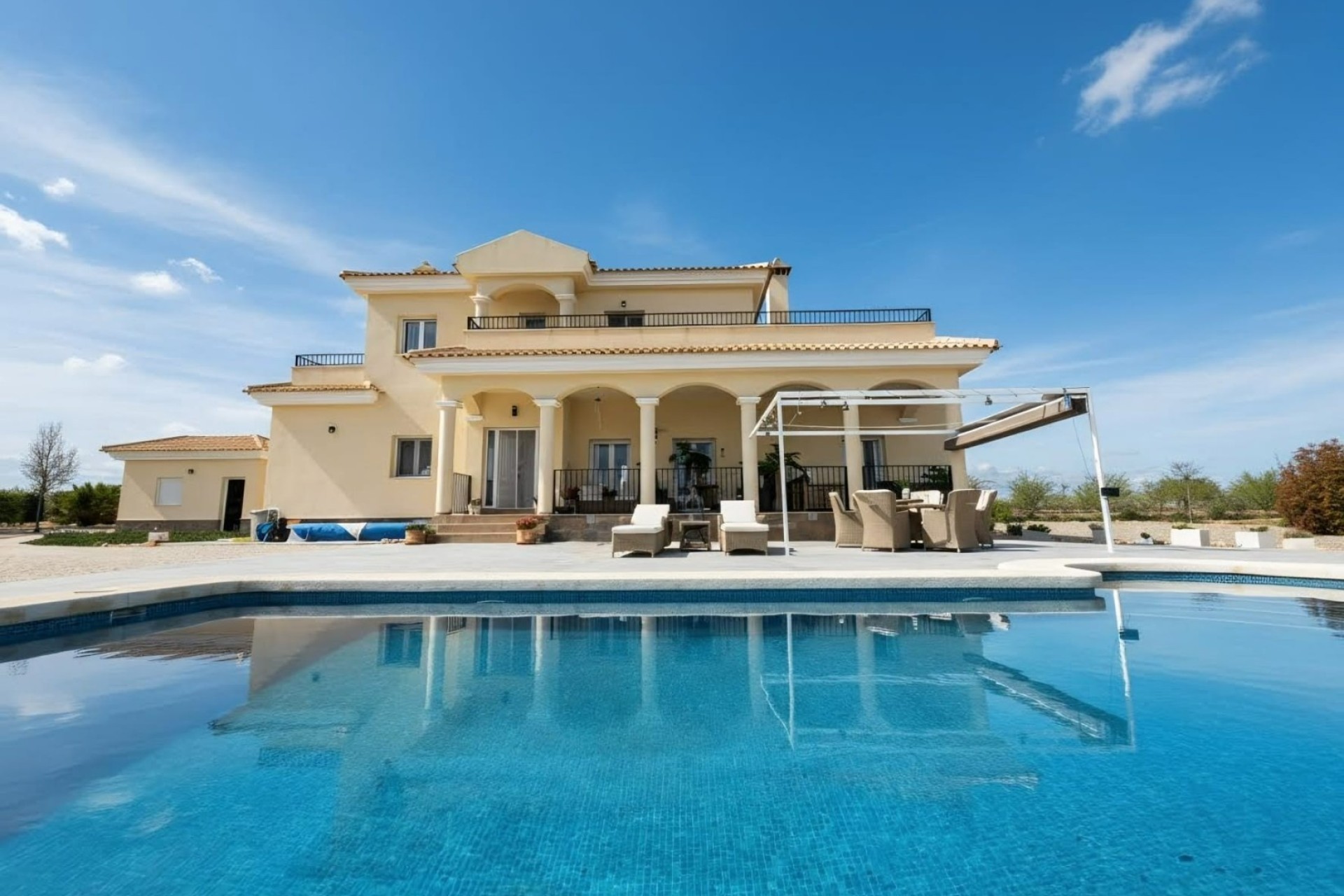 Resale - Freistehende Villa -
Pinoso - Inland