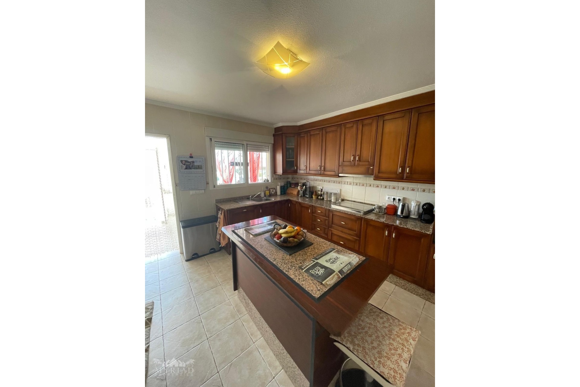 Resale - Freistehende Villa -
Pinoso - Pinoso Alicante