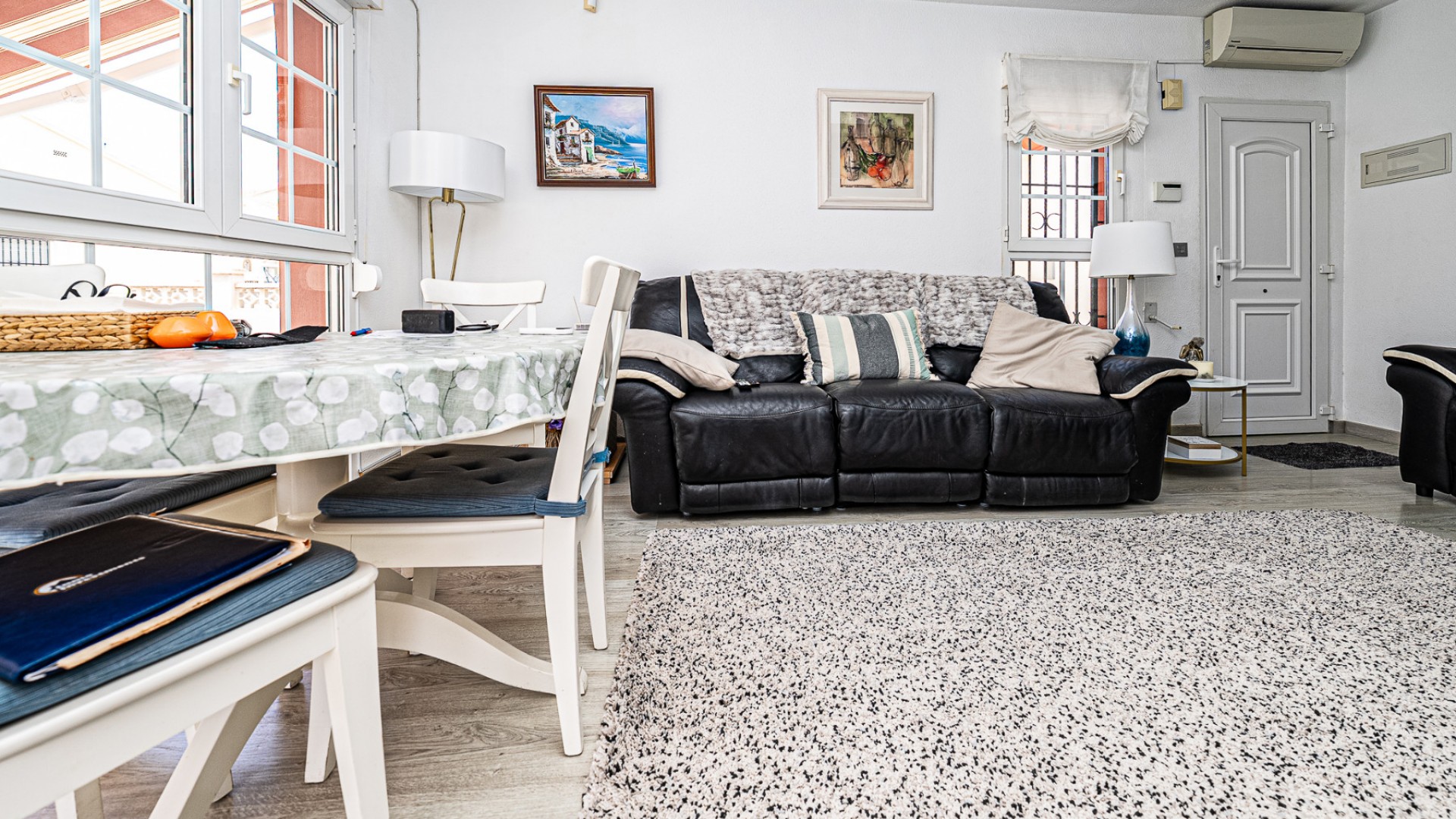 Resale - Freistehende Villa -
Playa Flamenca - Montilla