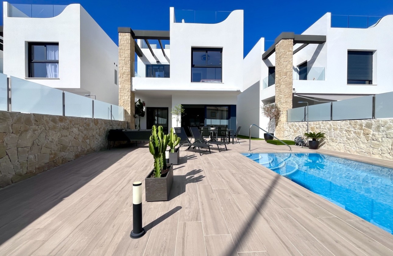 Resale - Freistehende Villa -
Punta Prima - Costa Blanca