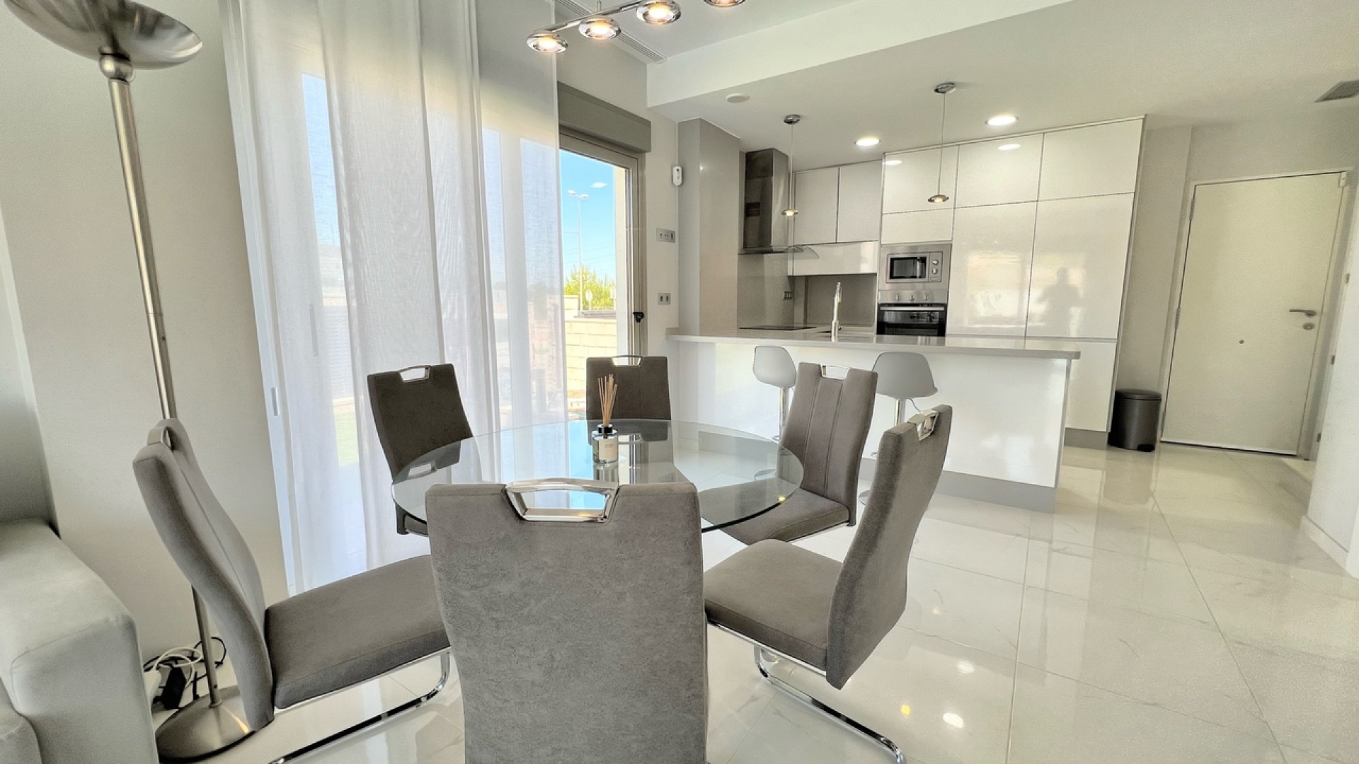 Resale - Freistehende Villa -
Punta Prima