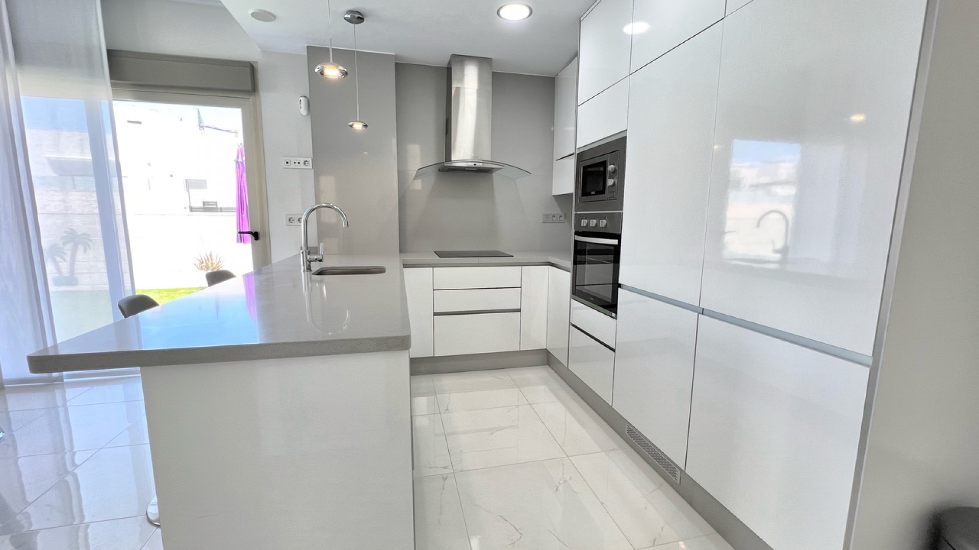 Resale - Freistehende Villa -
Punta Prima