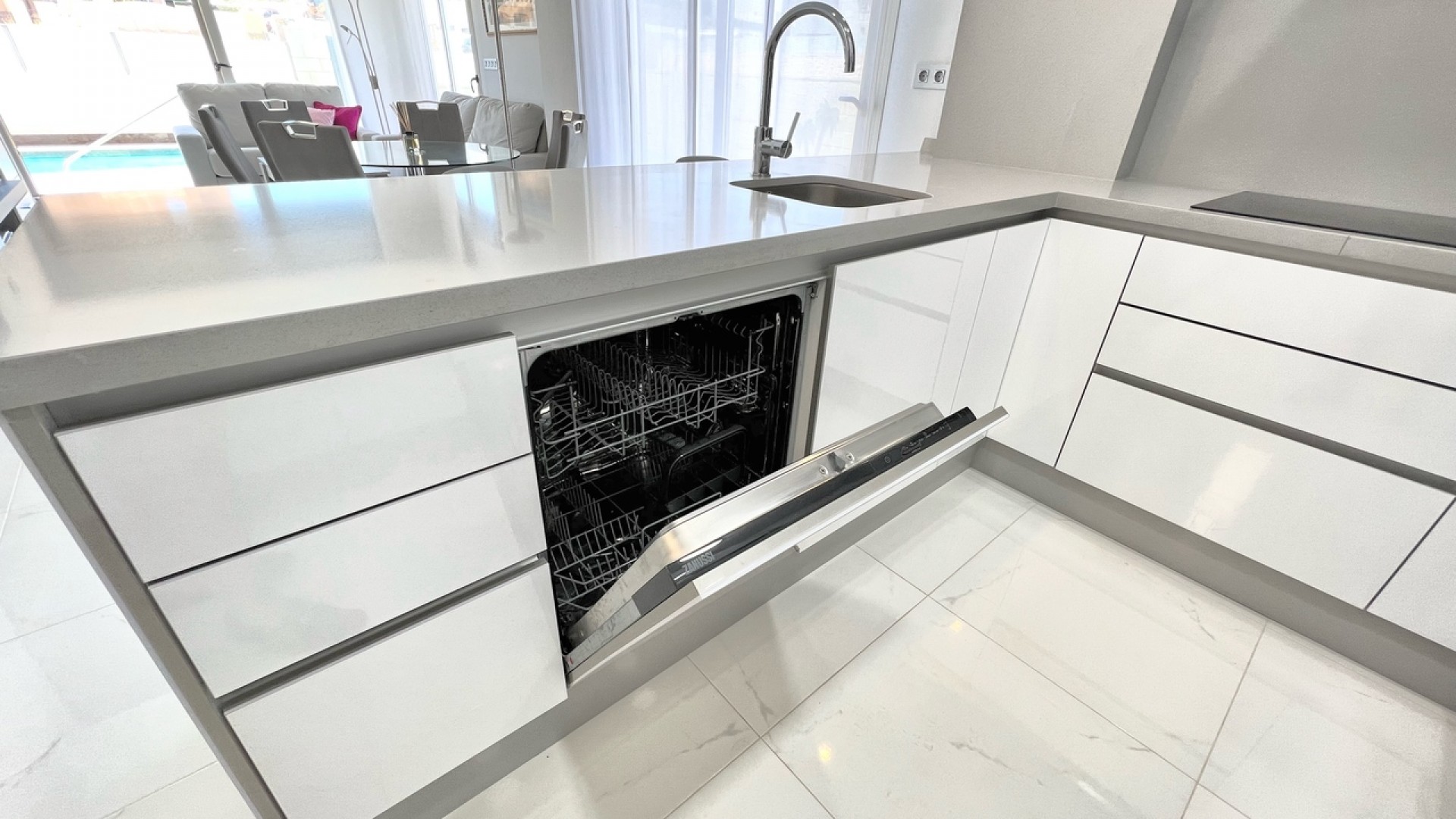 Resale - Freistehende Villa -
Punta Prima