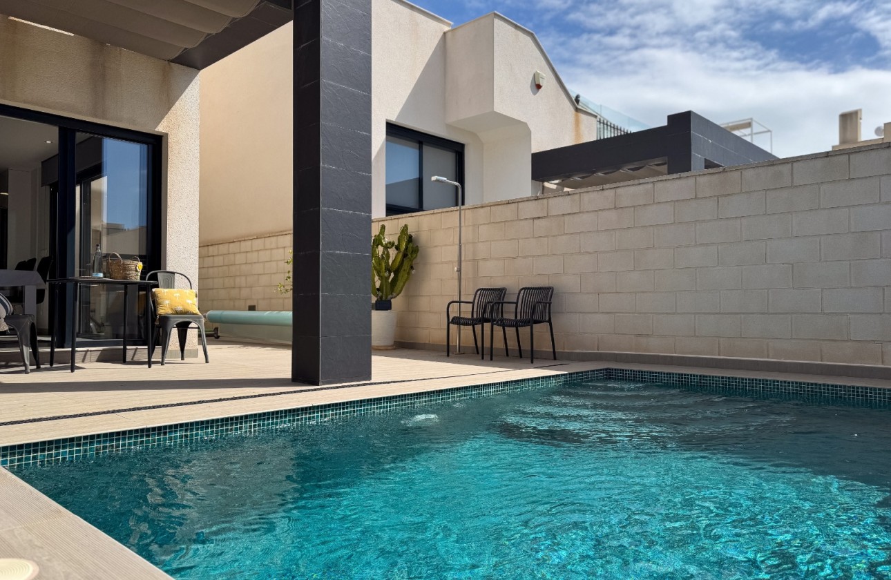 Resale - Freistehende Villa -
Rojales - Inland