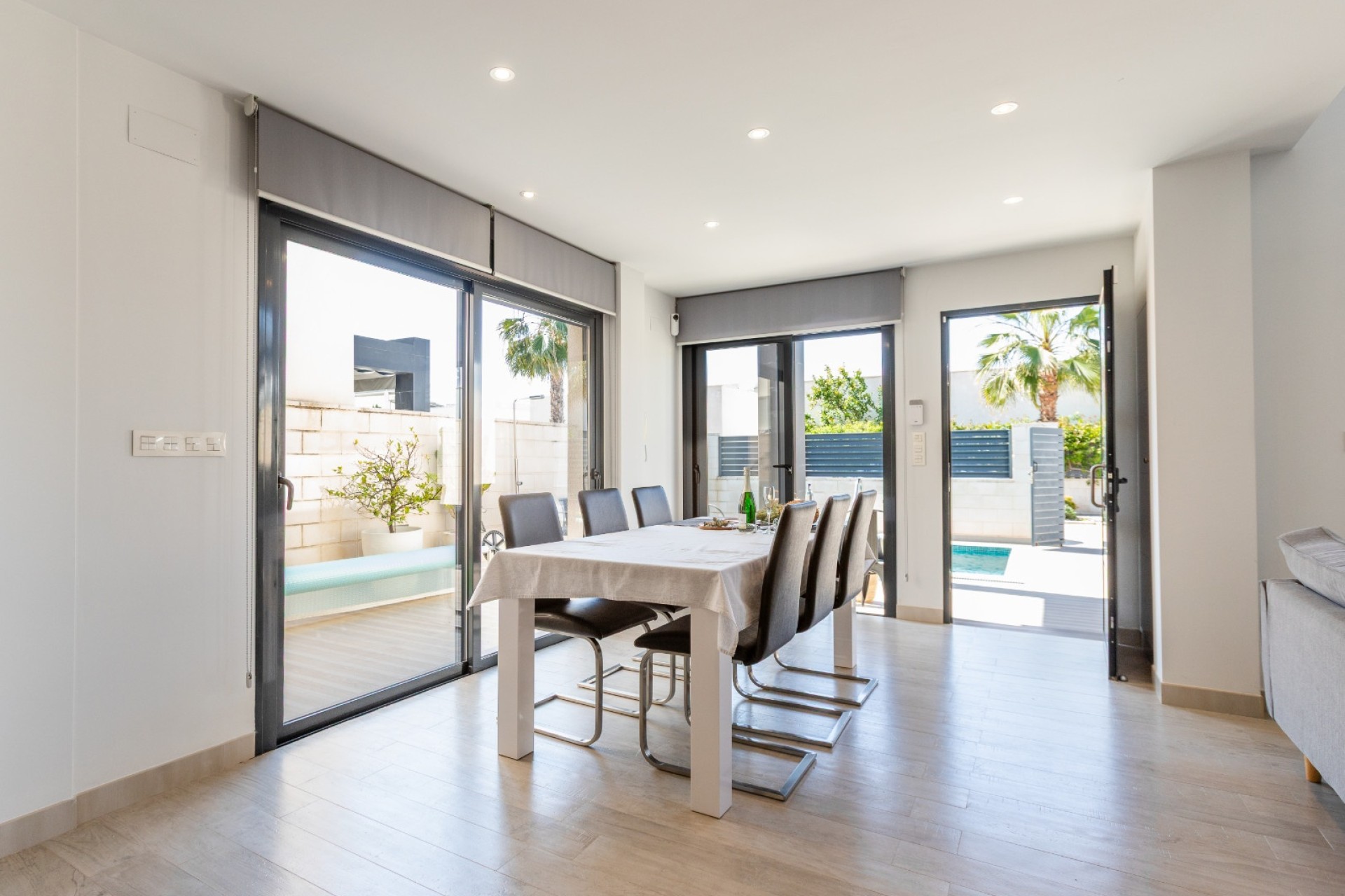 Resale - Freistehende Villa -
Rojales - Inland