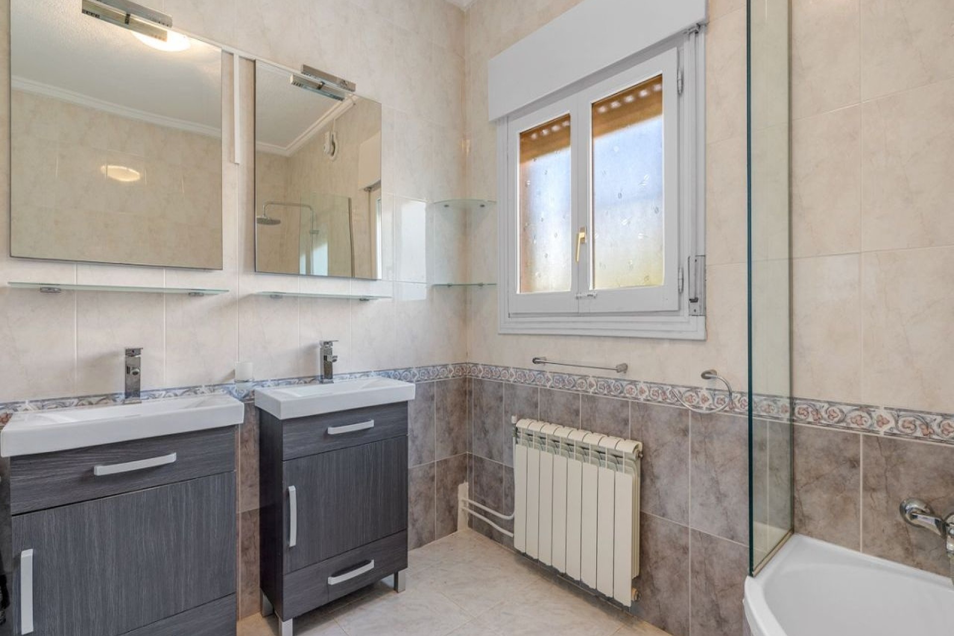 Resale - Freistehende Villa -
Rojales - La Marquesa
