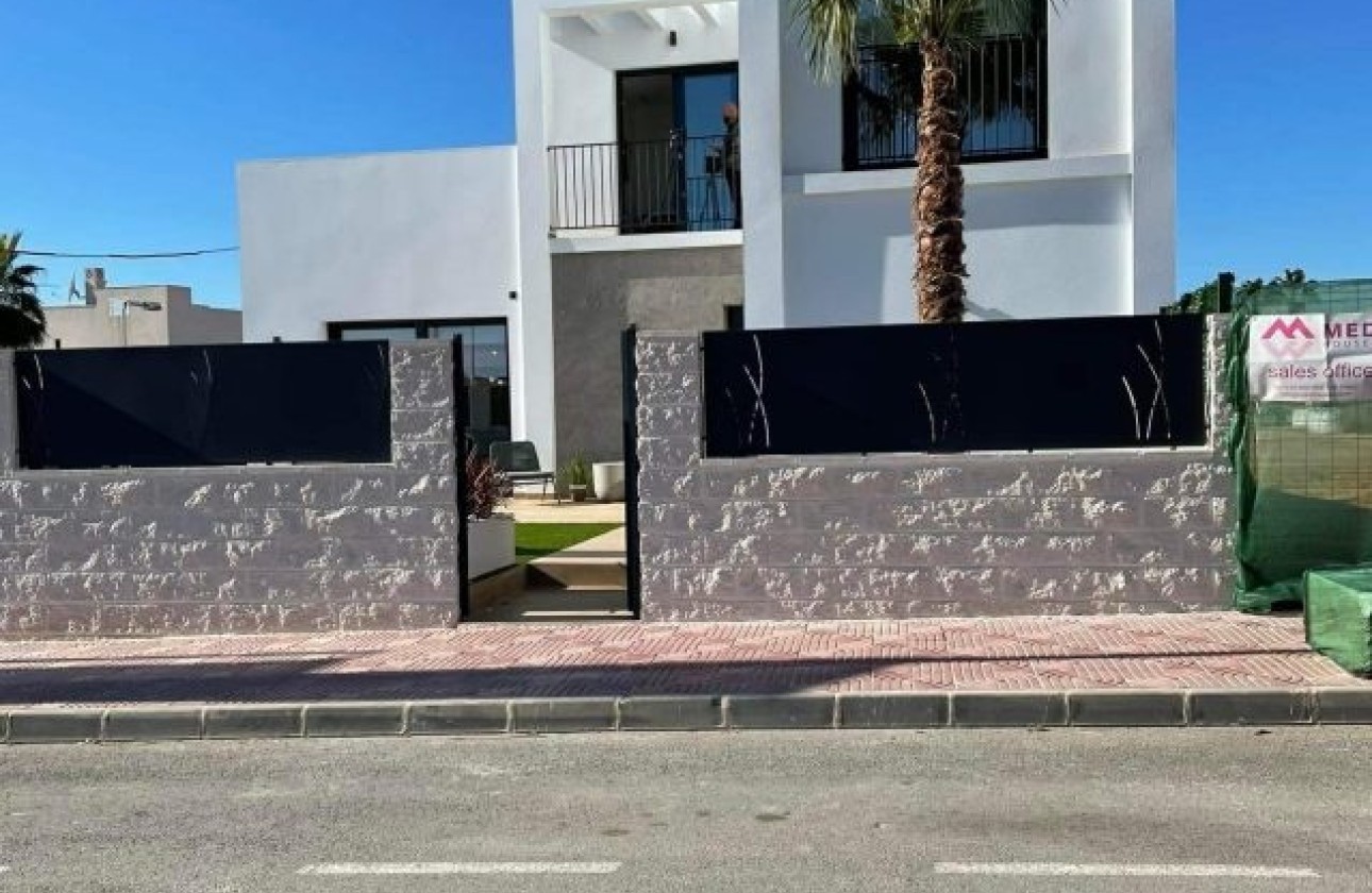 Resale - Freistehende Villa -
Rojales