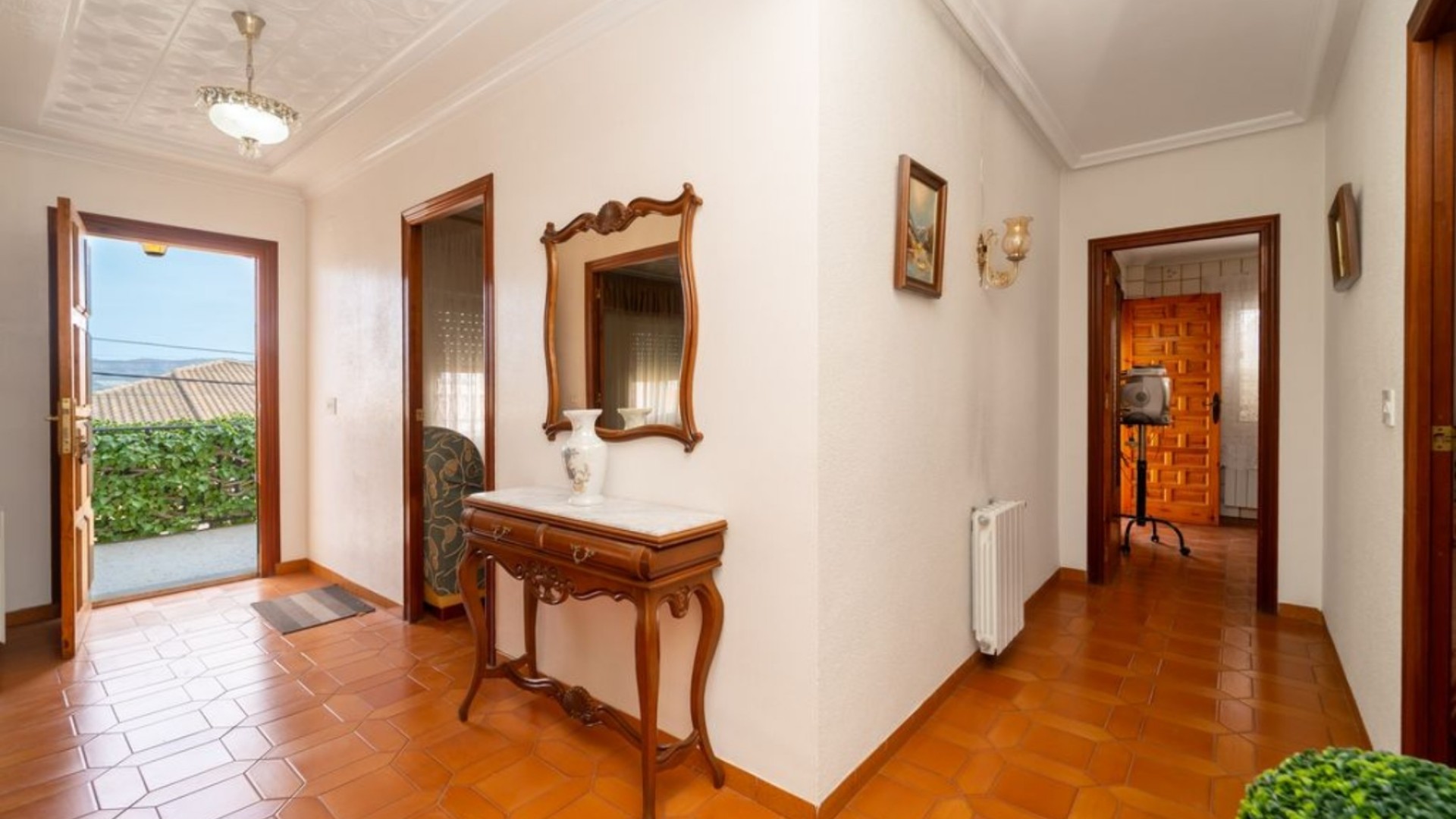 Resale - Freistehende Villa -
Salinas