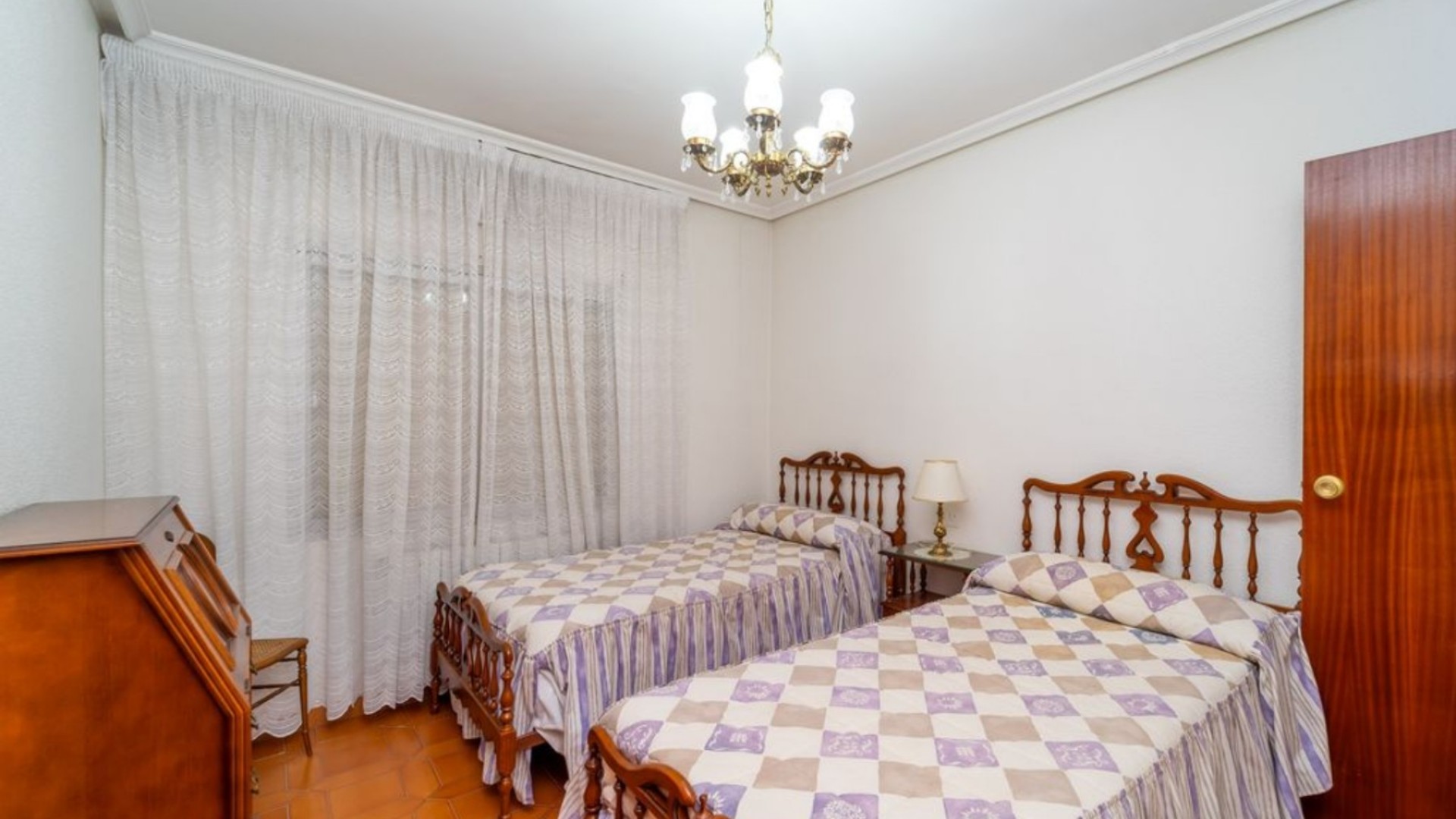 Resale - Freistehende Villa -
Salinas