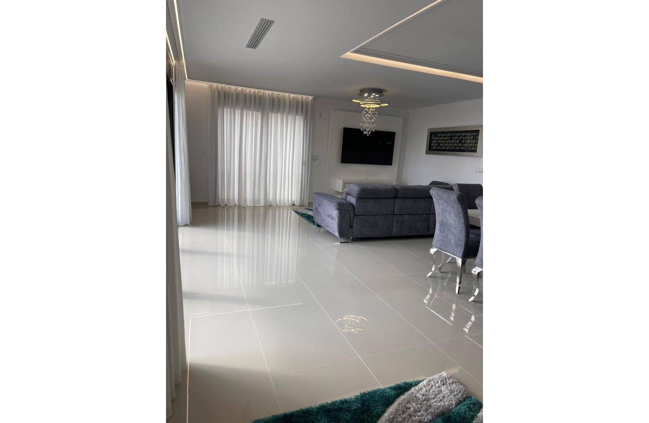 Resale - Freistehende Villa -
San Miguel de Salinas - Altos De San Miguel