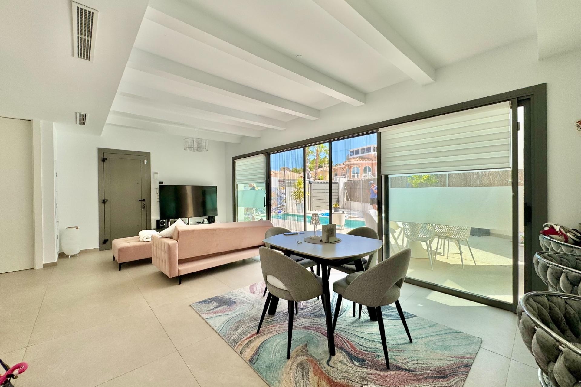 Resale - Freistehende Villa -
San Miguel de Salinas - Blue Lagoon - Galán