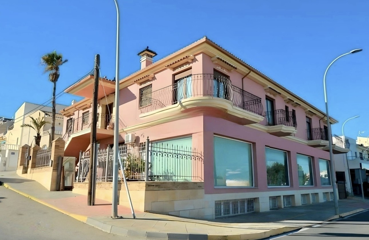 Resale - Freistehende Villa -
San Miguel de Salinas - Inland