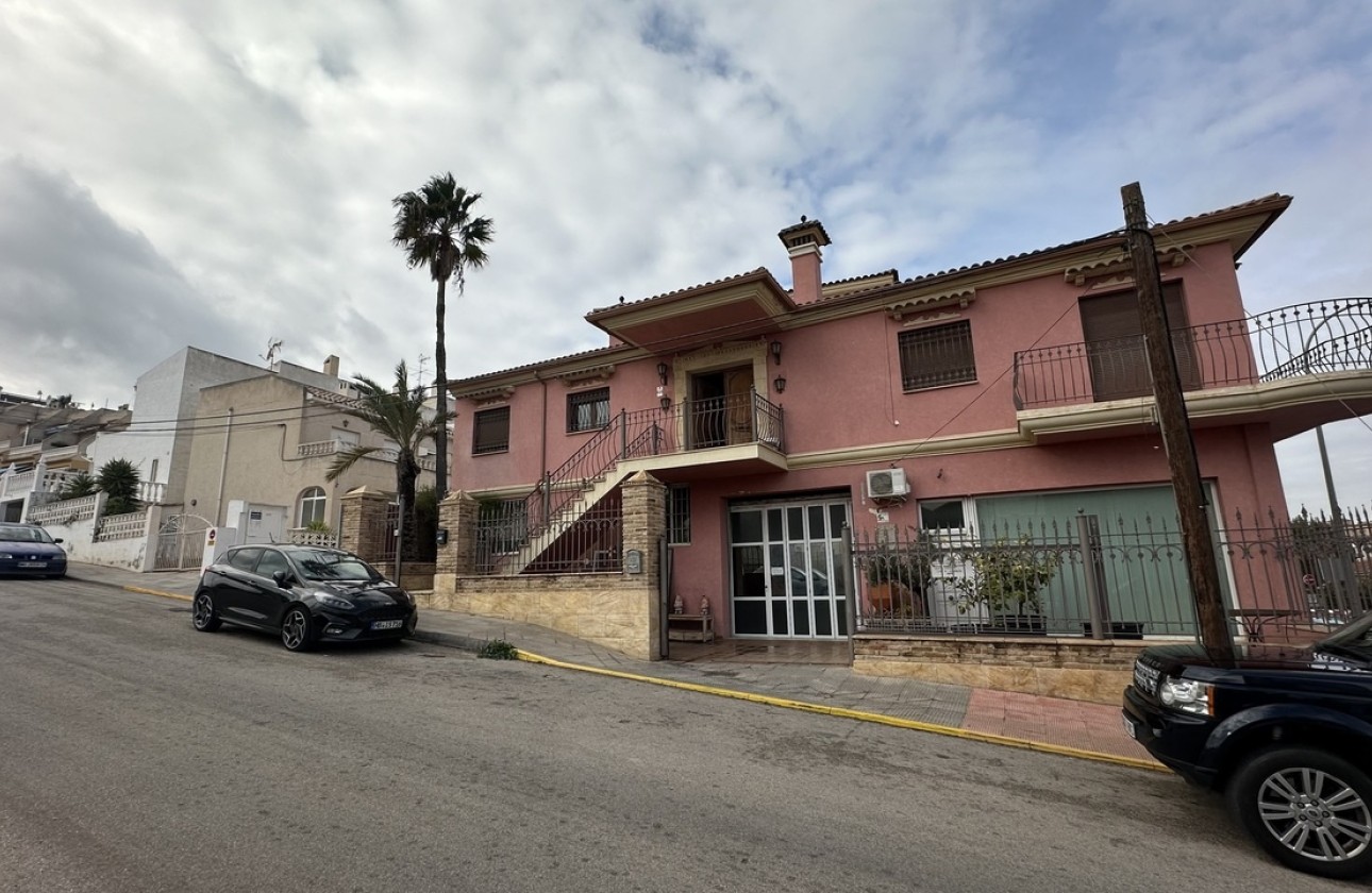 Resale - Freistehende Villa -
San Miguel de Salinas - Inland