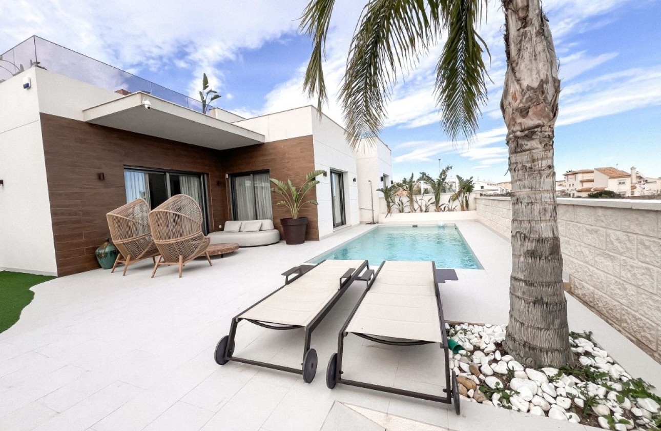 Resale - Freistehende Villa -
San Miguel de Salinas - Inland