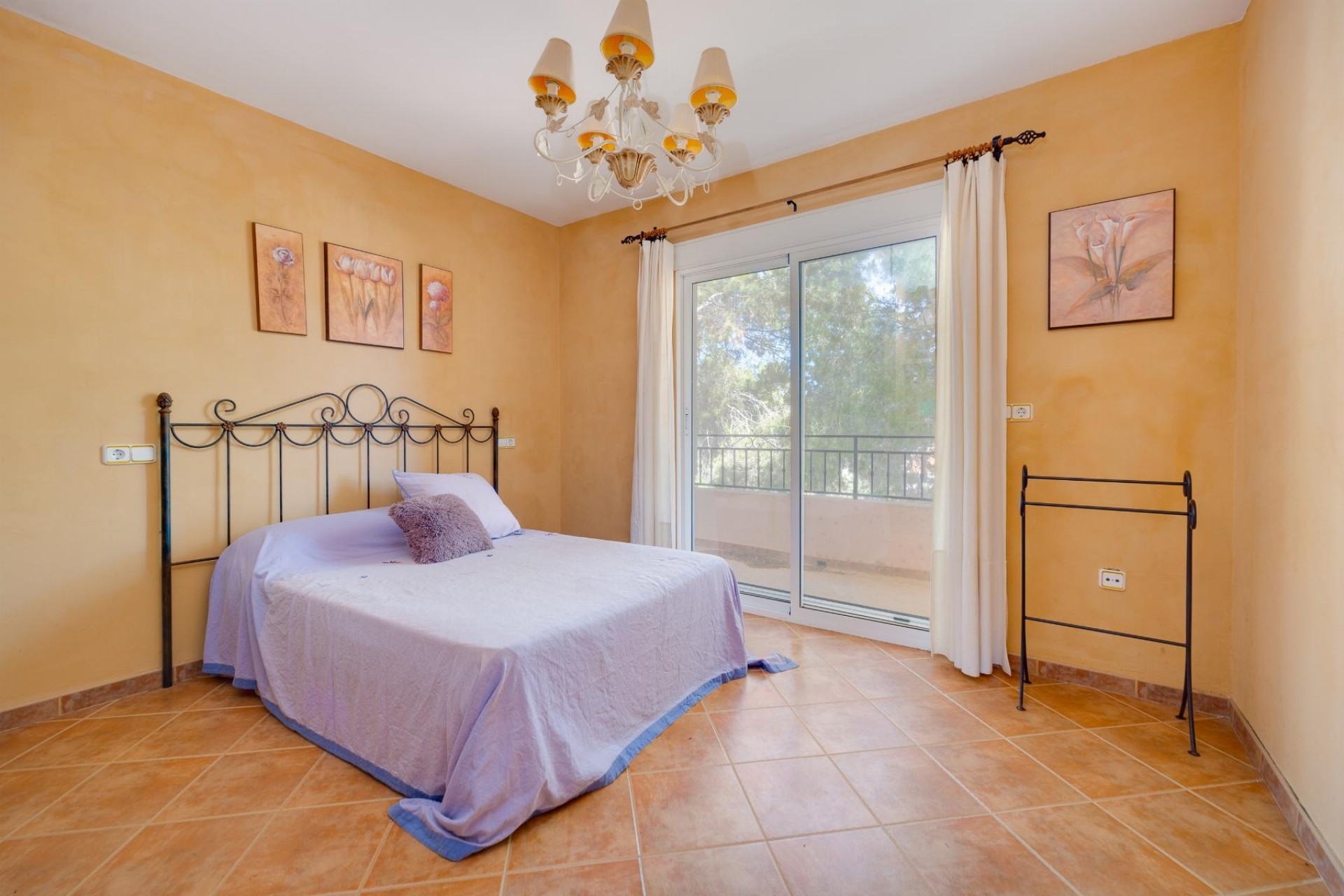 Resale - Freistehende Villa -
San Miguel de Salinas - Inland