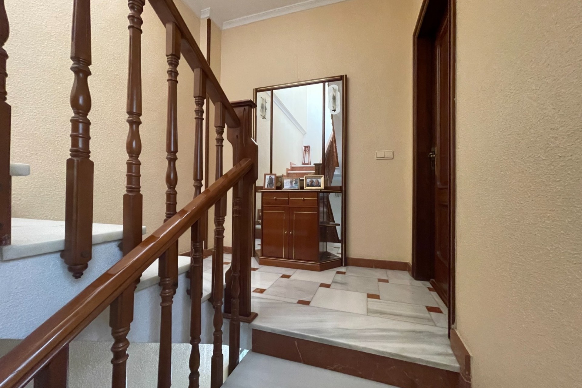 Resale - Freistehende Villa -
San Miguel de Salinas - Pueblo