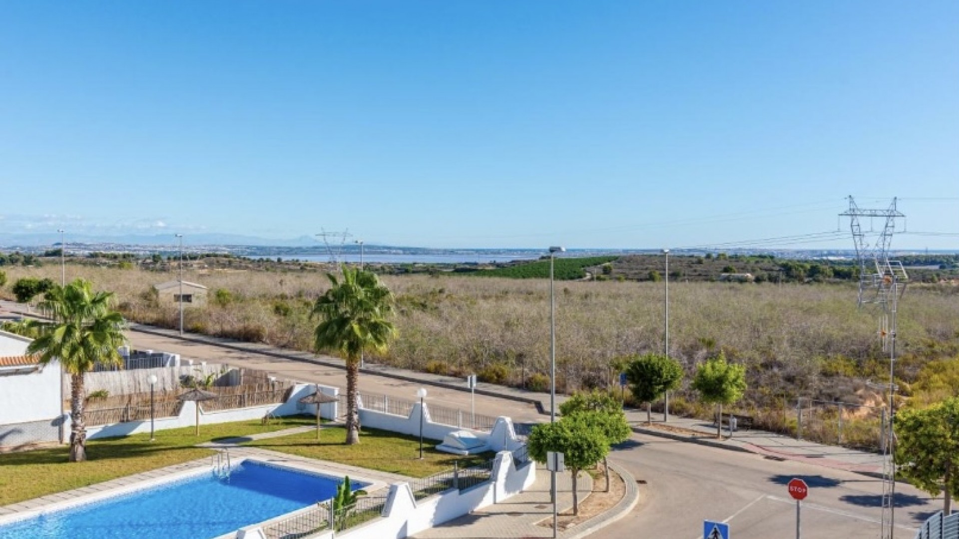 Resale - Freistehende Villa -
San Miguel de Salinas