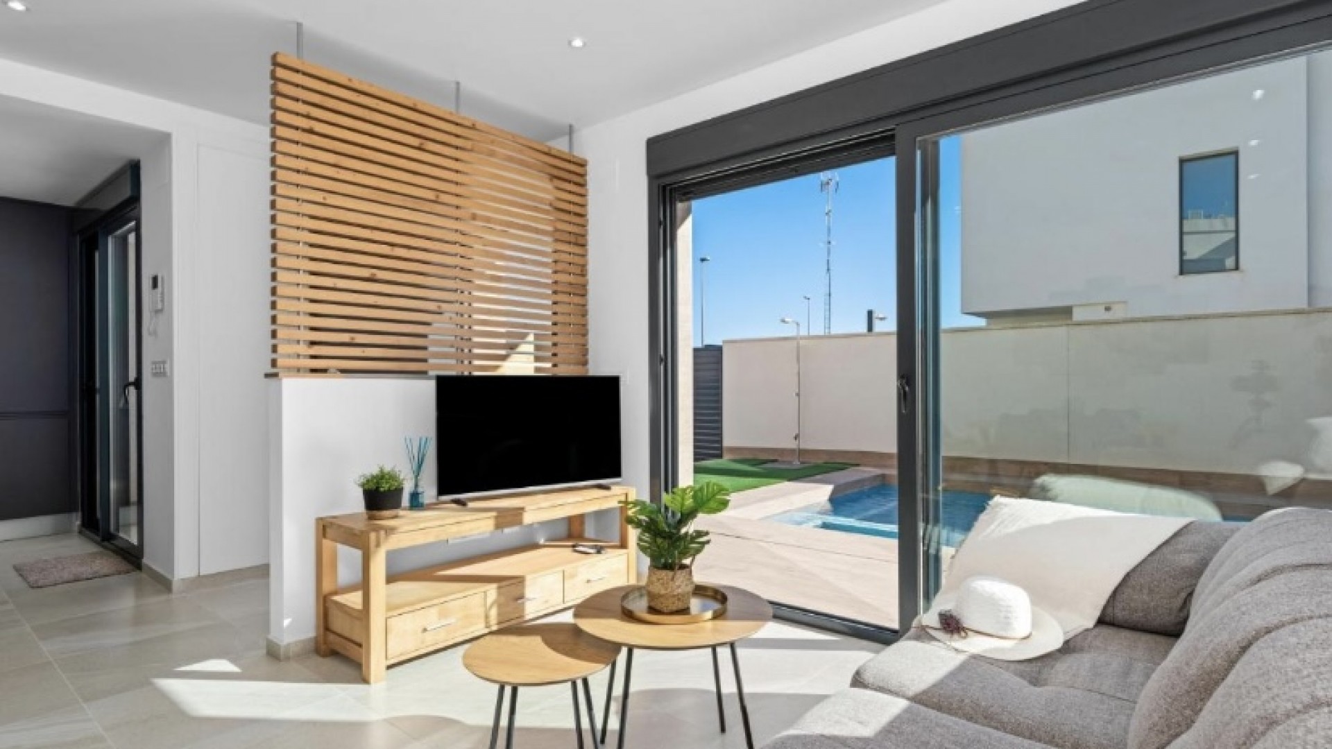 Resale - Freistehende Villa -
San Miguel de Salinas