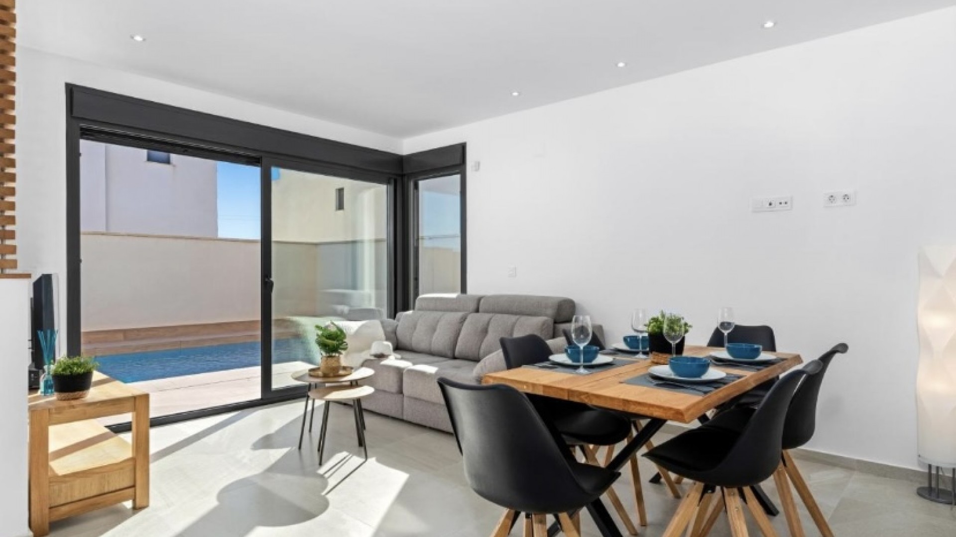 Resale - Freistehende Villa -
San Miguel de Salinas