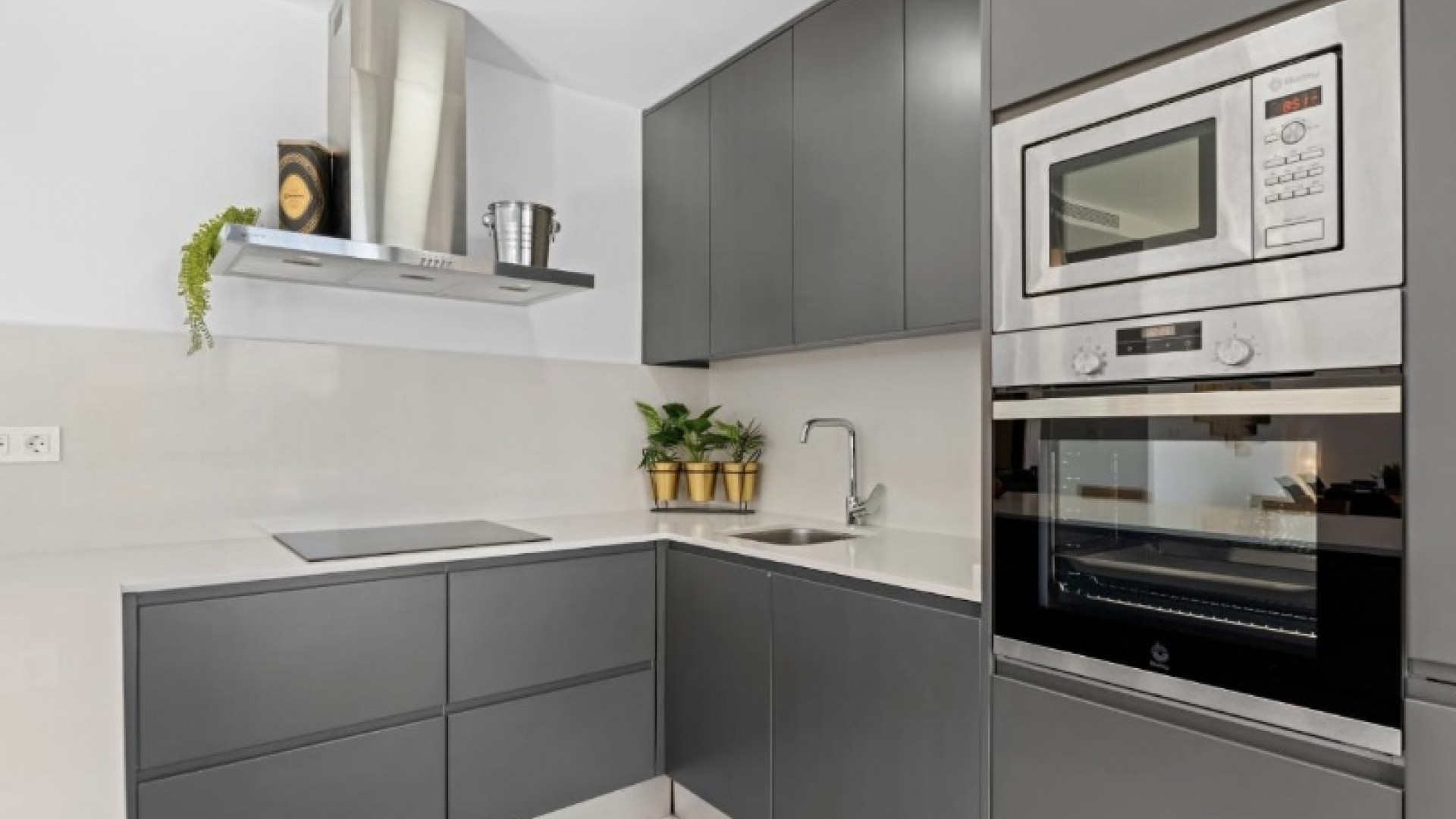 Resale - Freistehende Villa -
San Miguel de Salinas