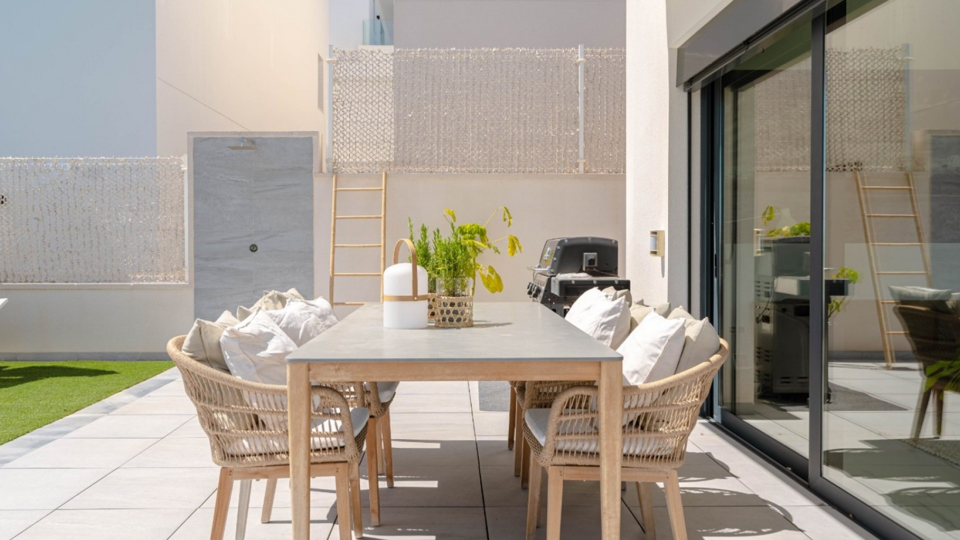 Resale - Freistehende Villa -
San Miguel de Salinas