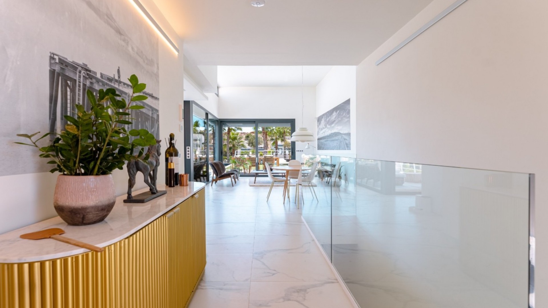 Resale - Freistehende Villa -
San Miguel de Salinas