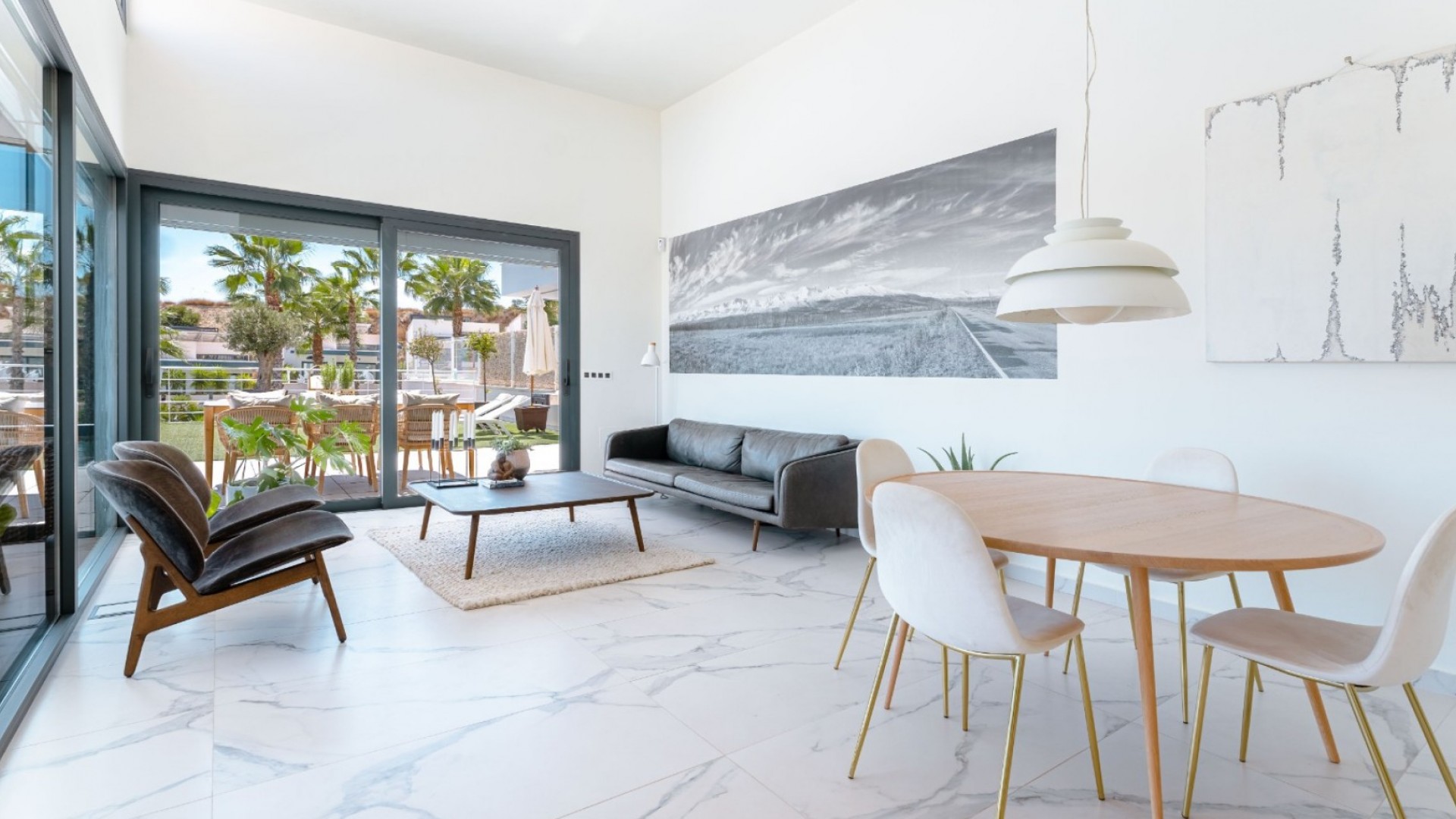 Resale - Freistehende Villa -
San Miguel de Salinas