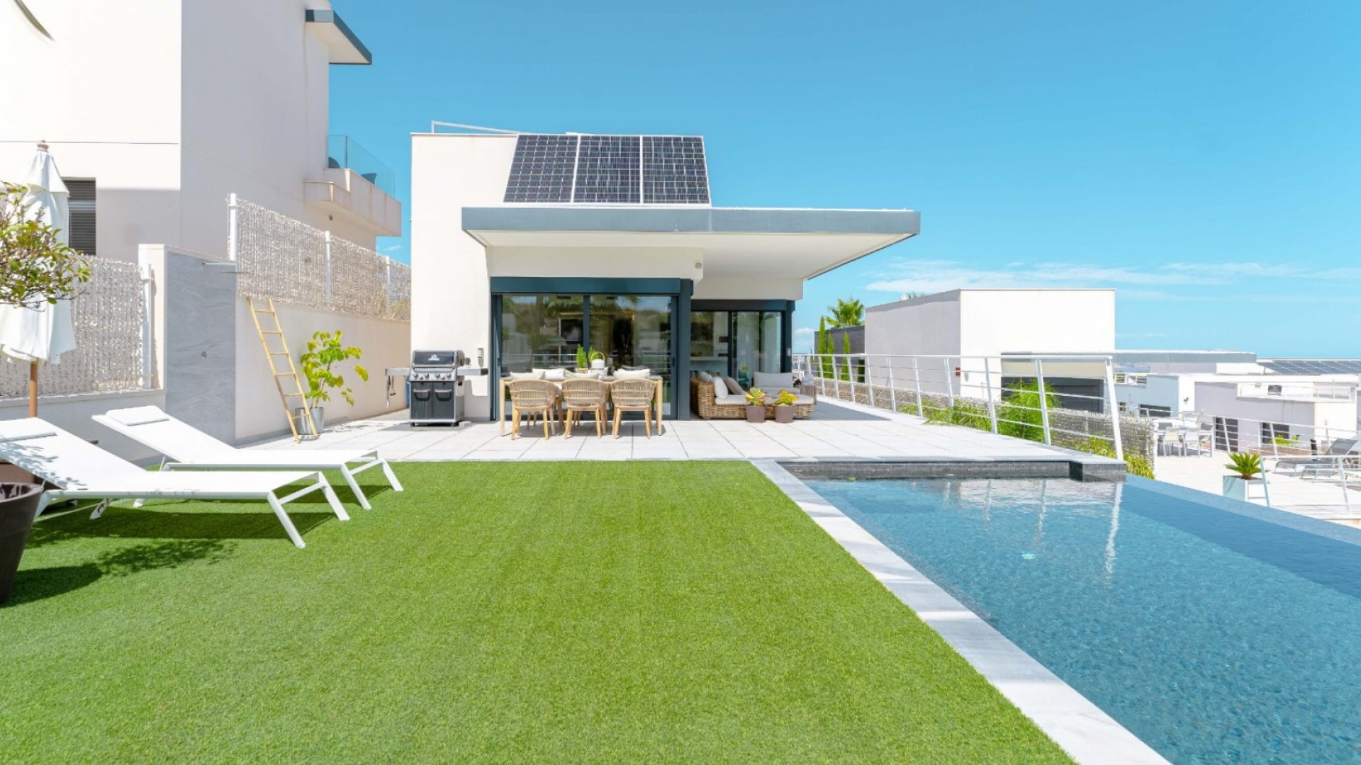 Resale - Freistehende Villa -
San Miguel de Salinas