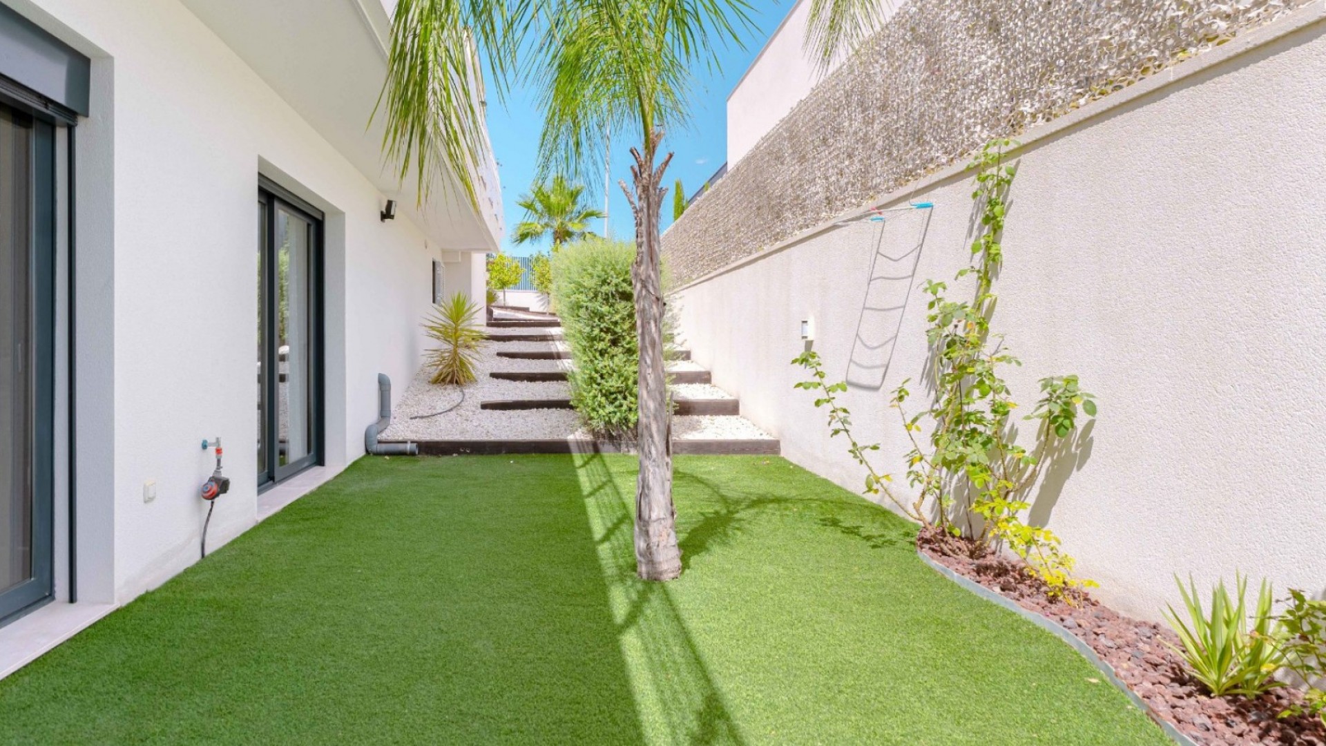 Resale - Freistehende Villa -
San Miguel de Salinas