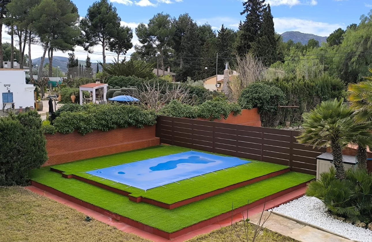 Resale - Freistehende Villa -
SAX - Inland