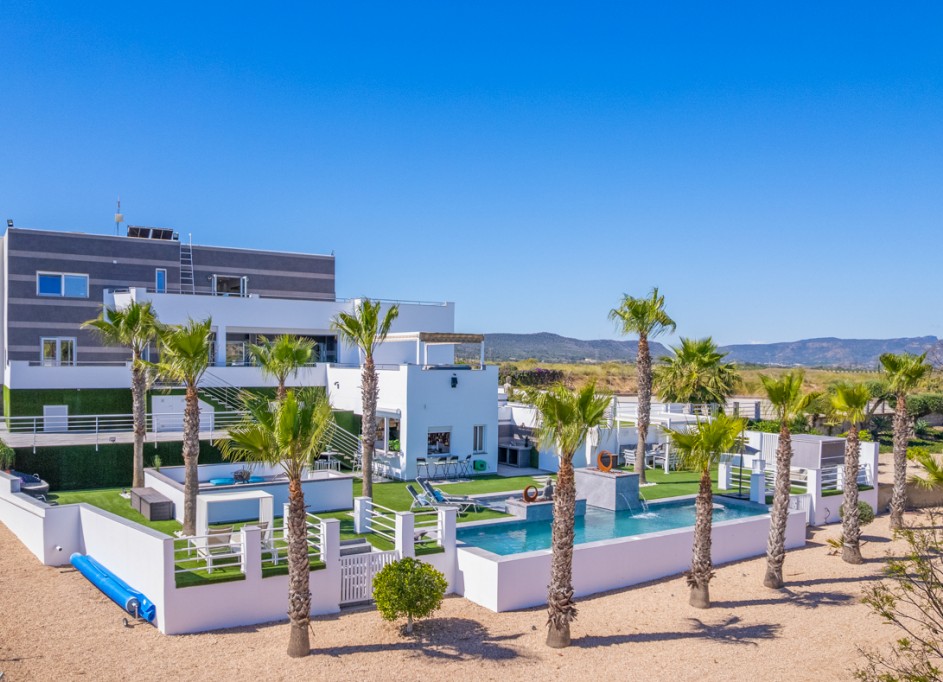 Resale - Freistehende Villa -
Torremendo