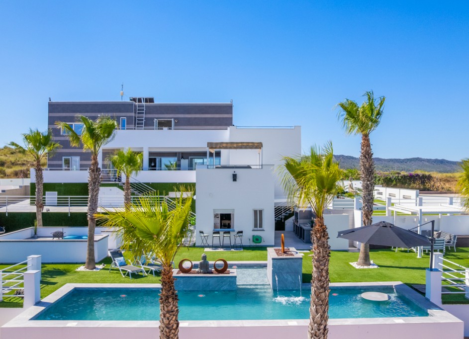 Resale - Freistehende Villa -
Torremendo